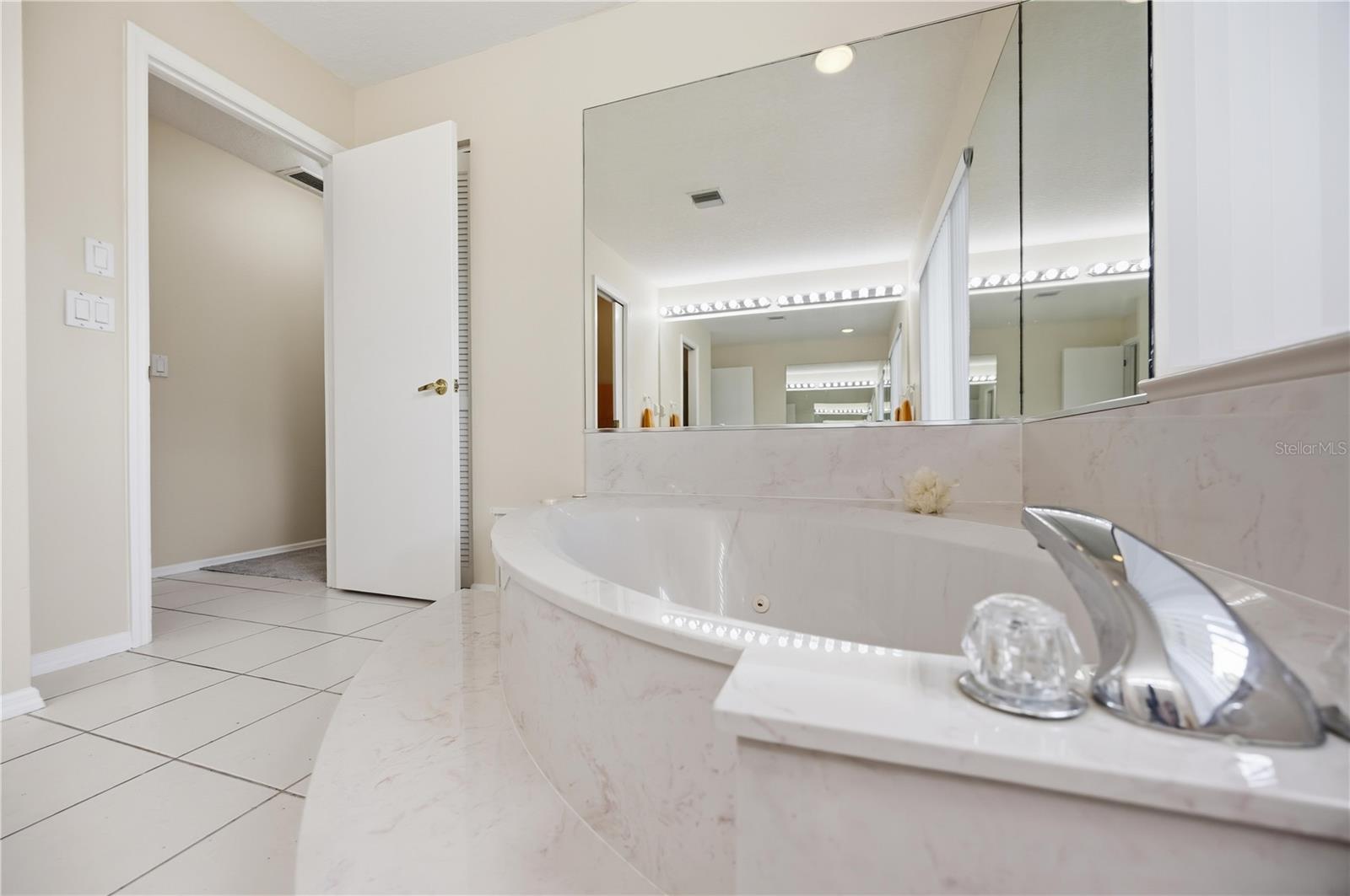 63 CLUBHOUSE RD, ROTONDA WEST, FL, 33947