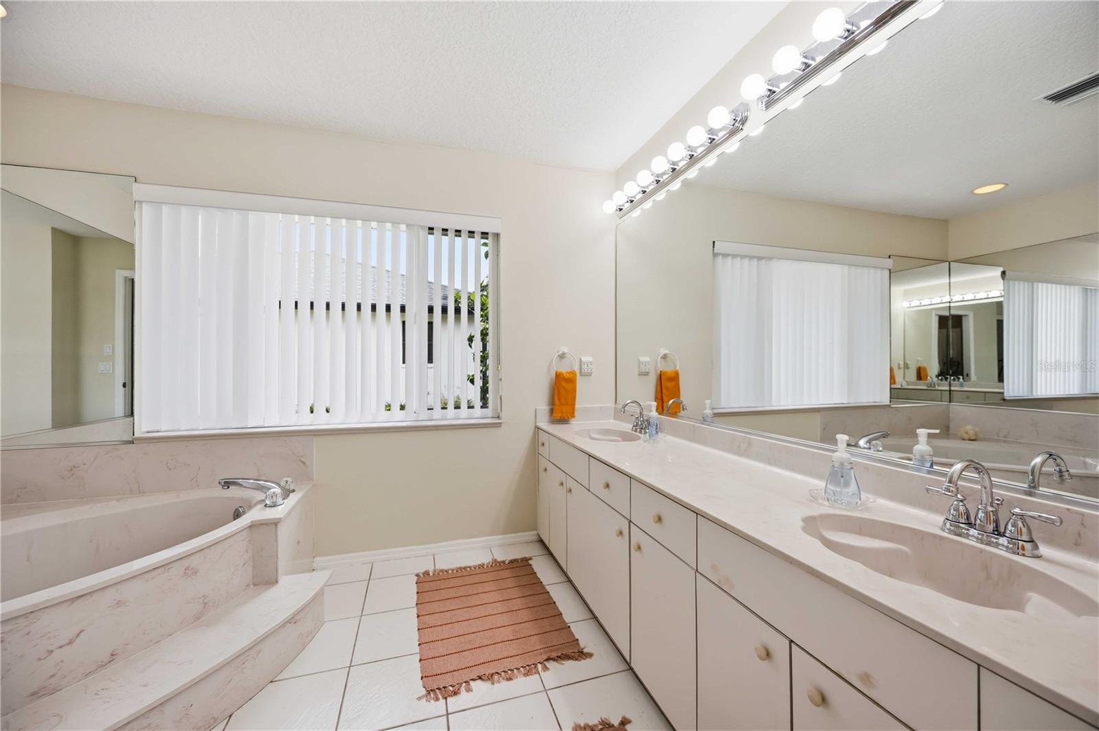 63 CLUBHOUSE RD, ROTONDA WEST, FL, 33947