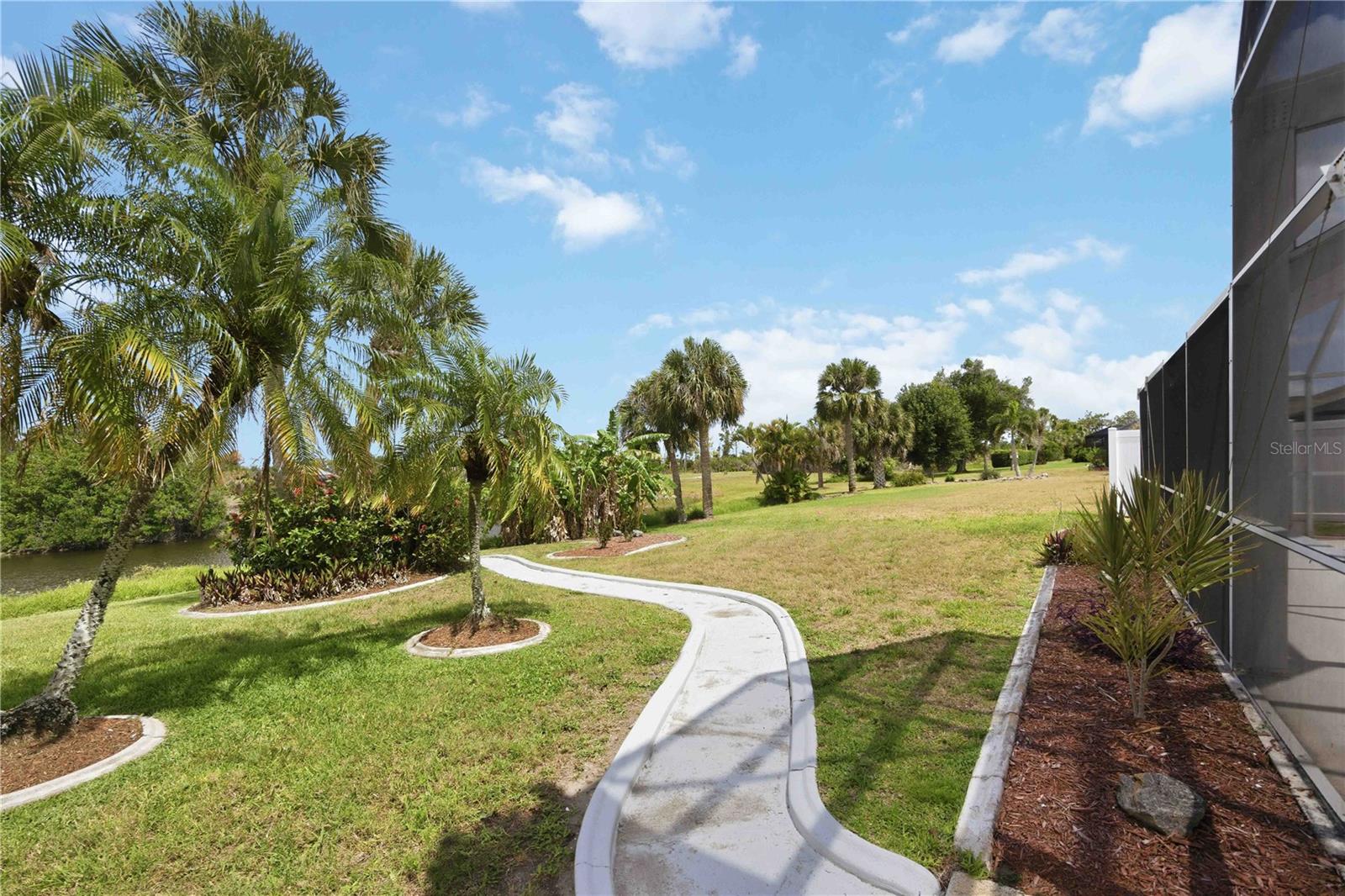 63 CLUBHOUSE RD, ROTONDA WEST, FL, 33947