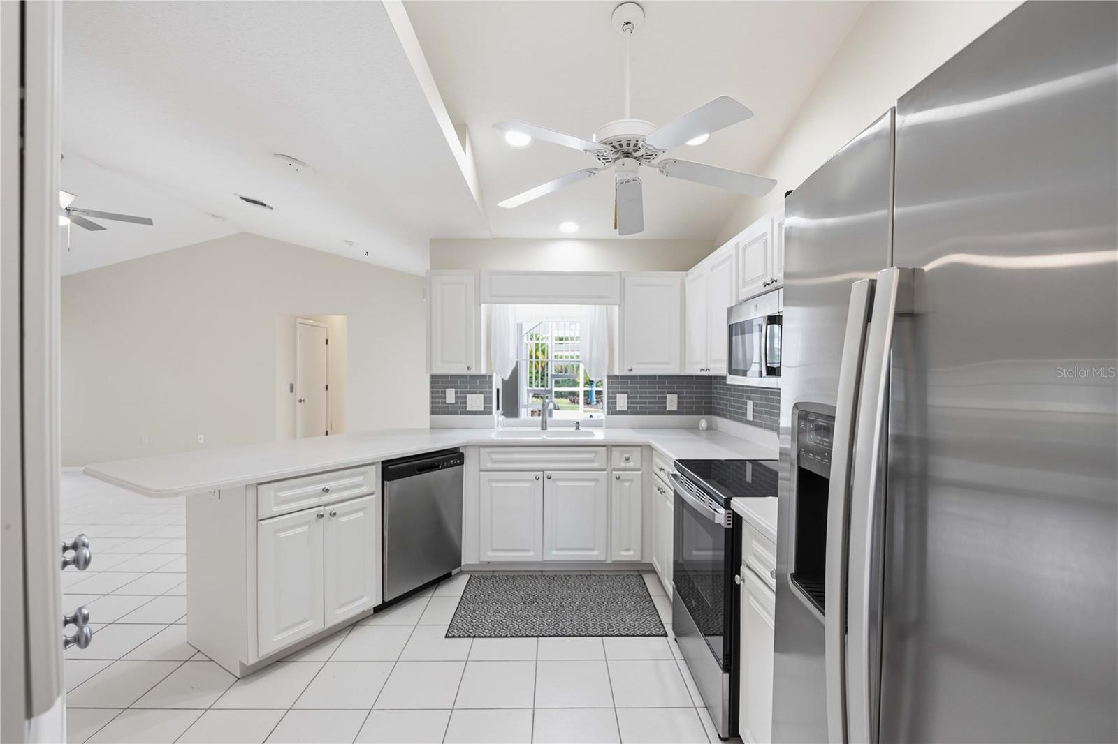 63 CLUBHOUSE RD, ROTONDA WEST, FL, 33947