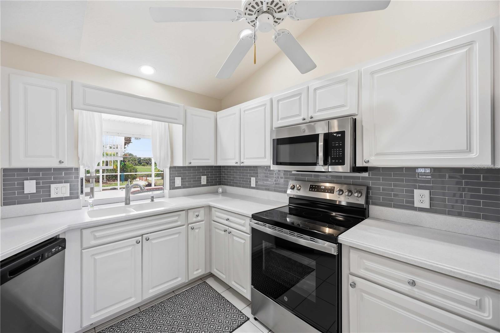 63 CLUBHOUSE RD, ROTONDA WEST, FL, 33947