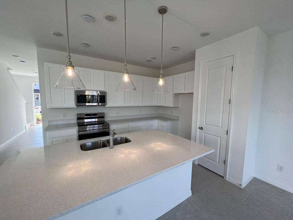 828 LONGBOAT DR, DAVENPORT, FL, 33896