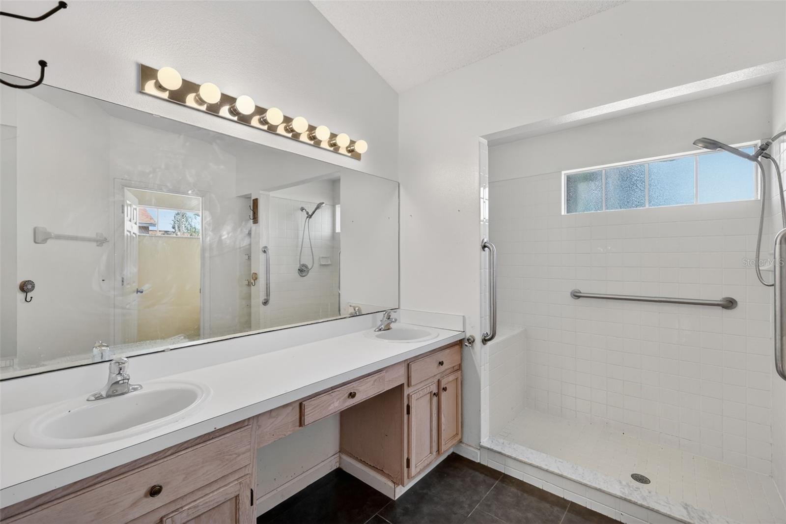 131 MADRONA DR, EUSTIS, FL, 32726