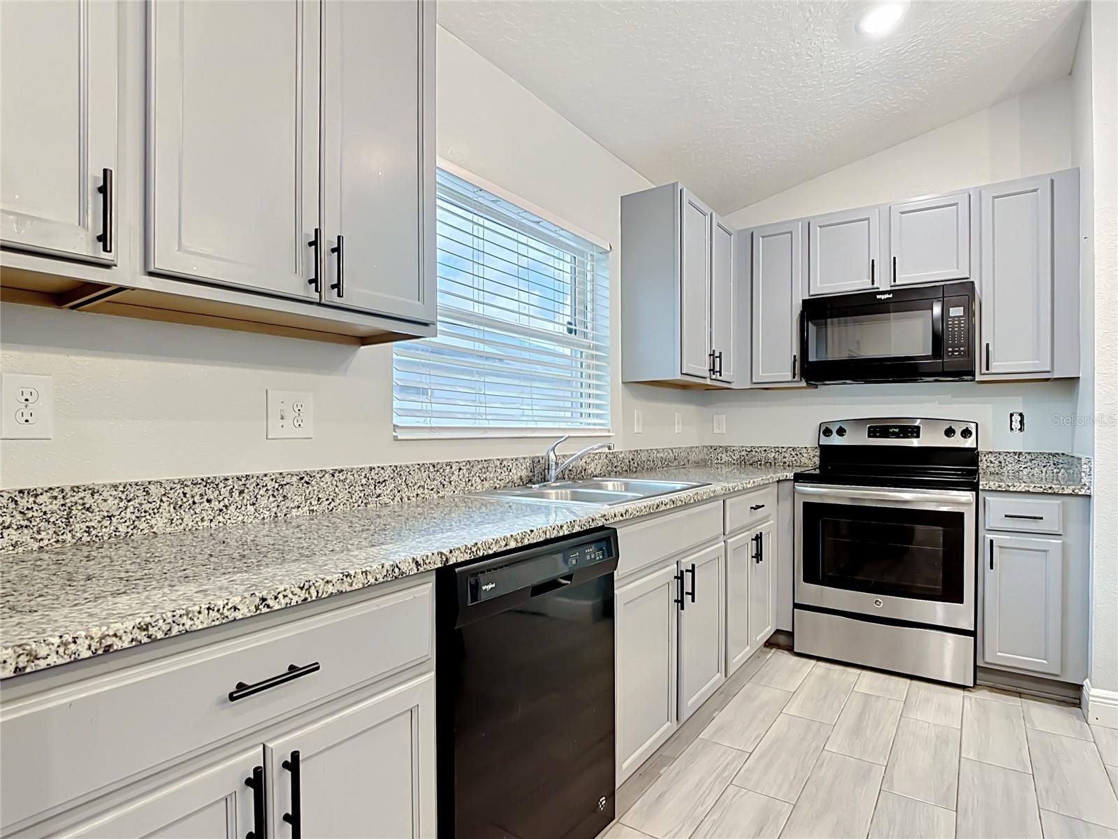 3040 LAKES CREST AVE, ST CLOUD, FL, 34772