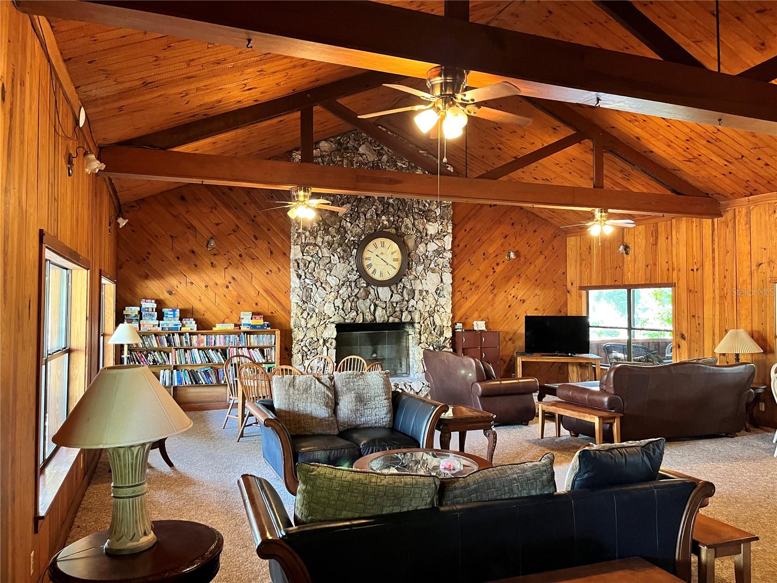 2853 NE 104TH TER, SILVER SPRINGS, FL, 34488