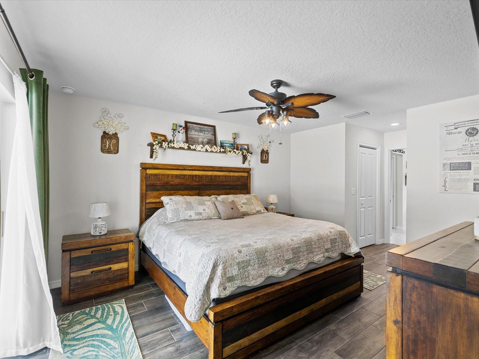 11051 MIRAGE AVE, WEEKI WACHEE, FL, 34614