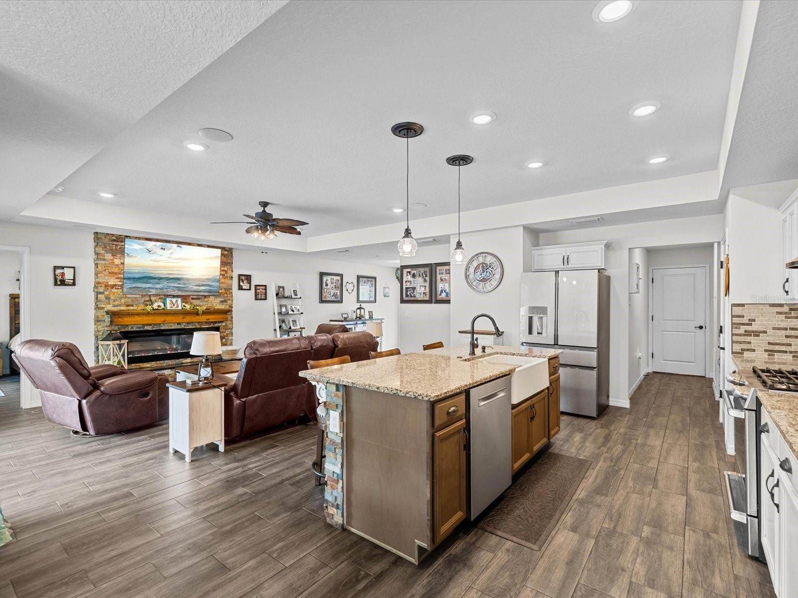 11051 MIRAGE AVE, WEEKI WACHEE, FL, 34614