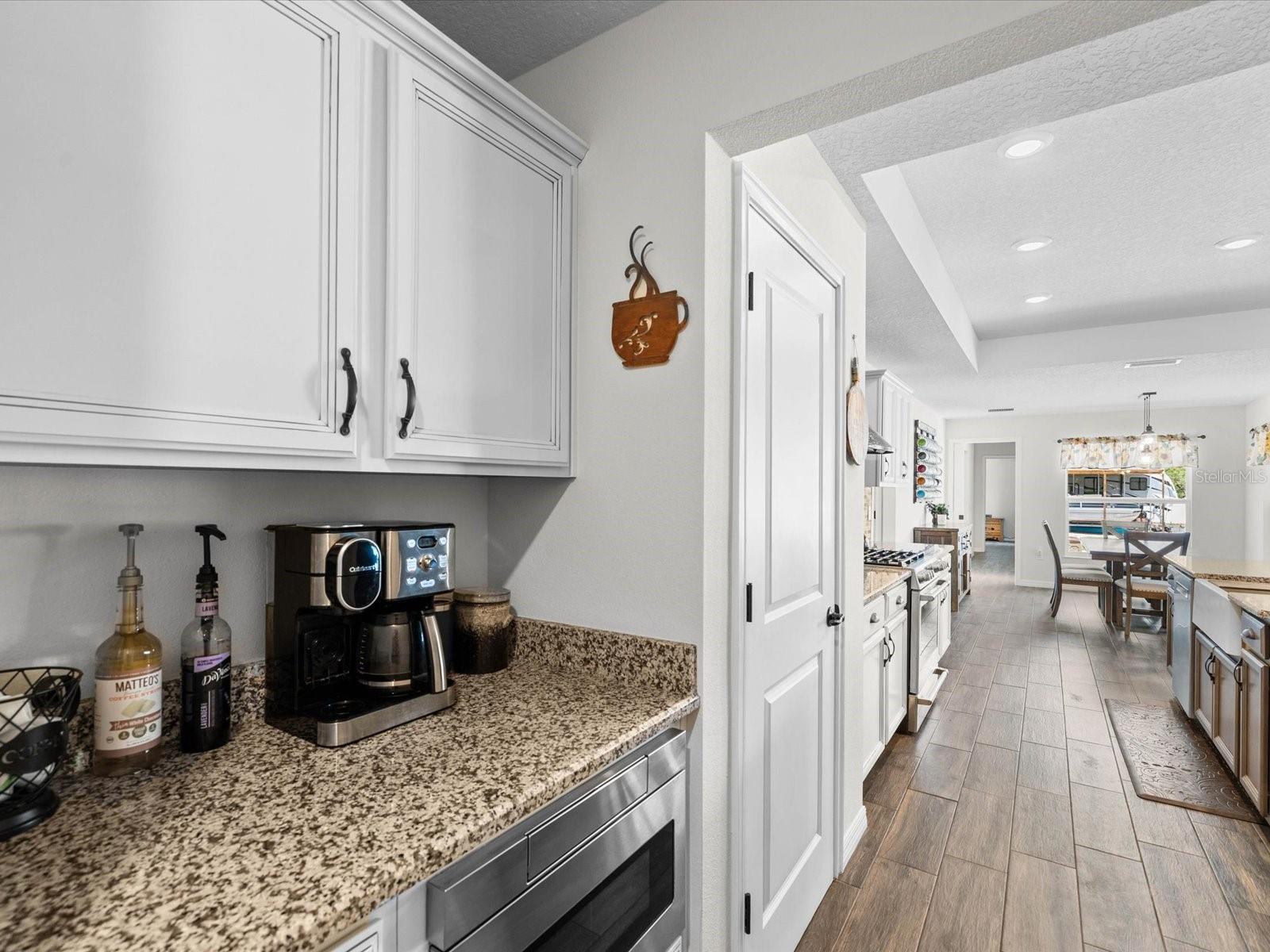 11051 MIRAGE AVE, WEEKI WACHEE, FL, 34614