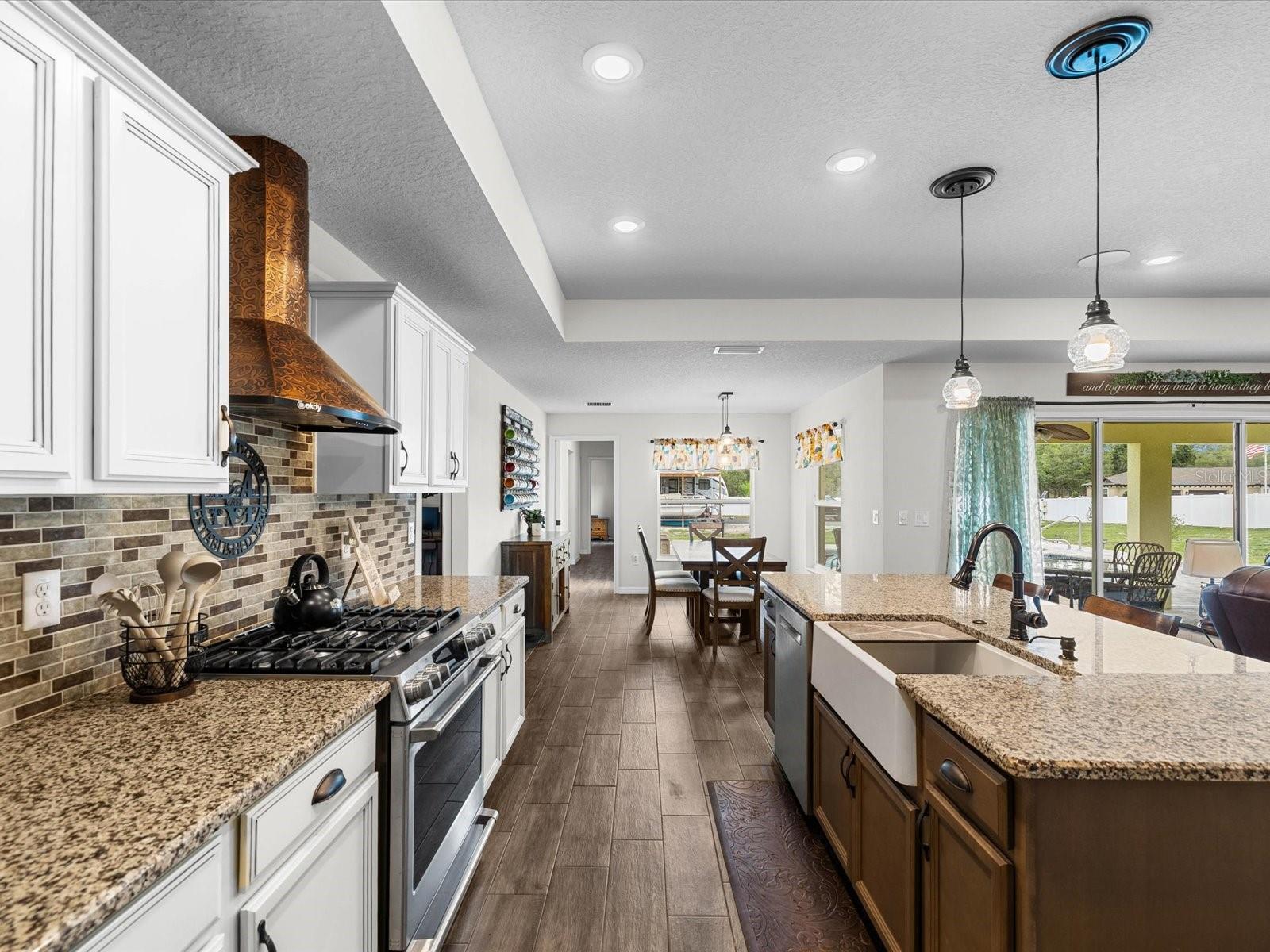 11051 MIRAGE AVE, WEEKI WACHEE, FL, 34614
