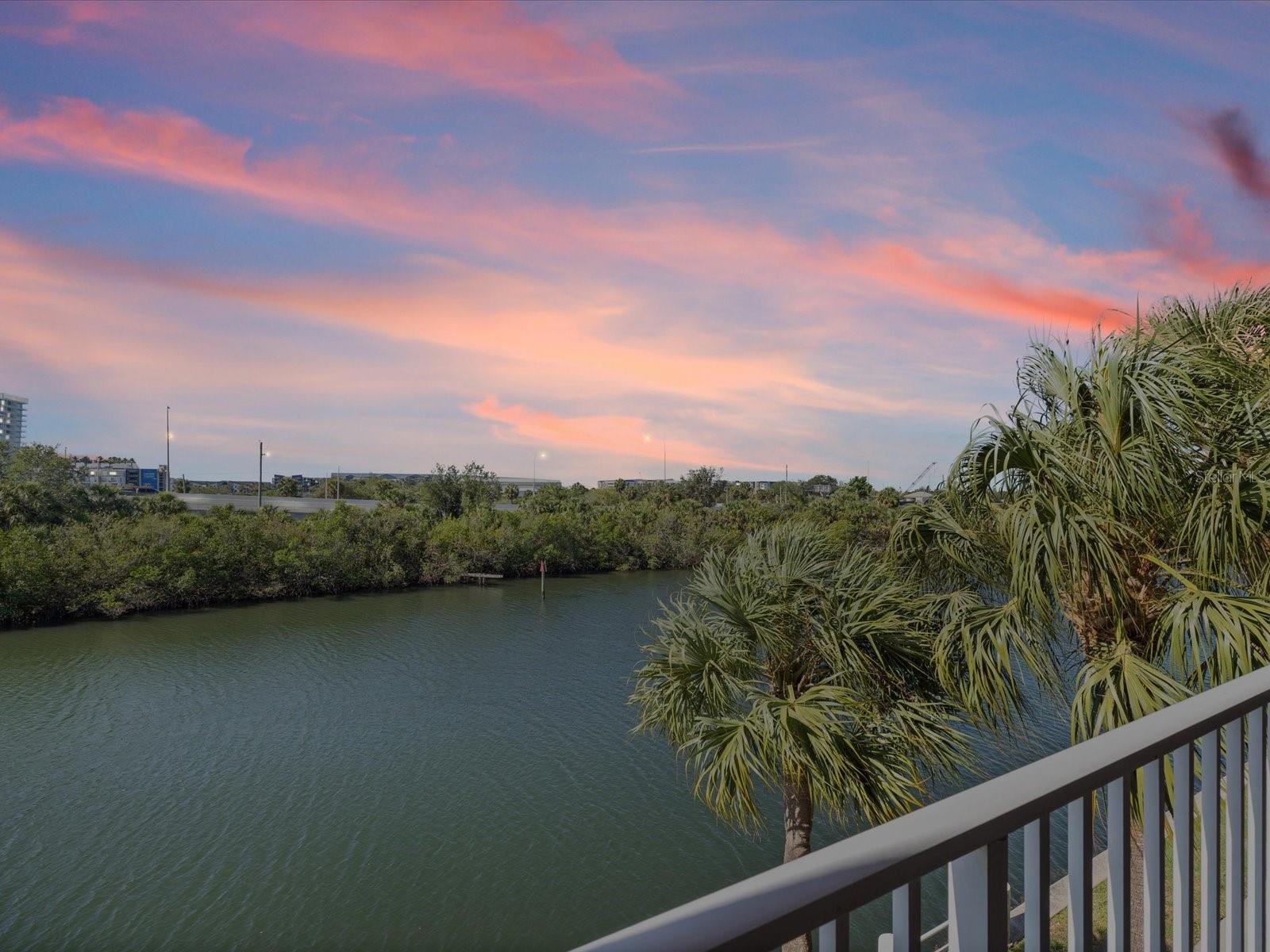 5000 CULBREATH KEY WAY #9-215, TAMPA, FL, 33611