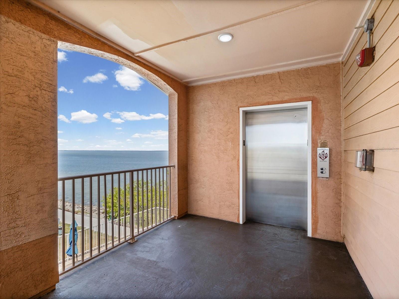 5000 CULBREATH KEY WAY #9-215, TAMPA, FL, 33611