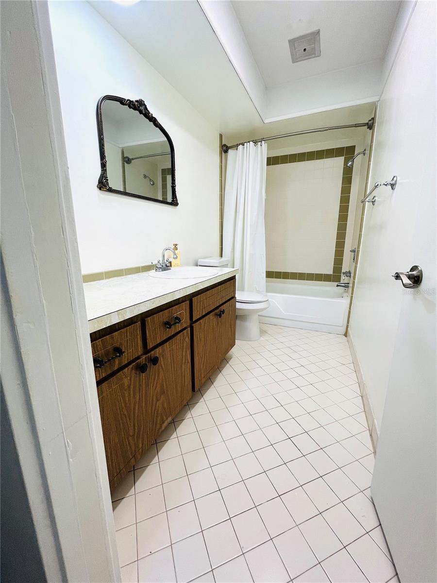 8651 10TH ST N #210, ST PETERSBURG, FL, 33702