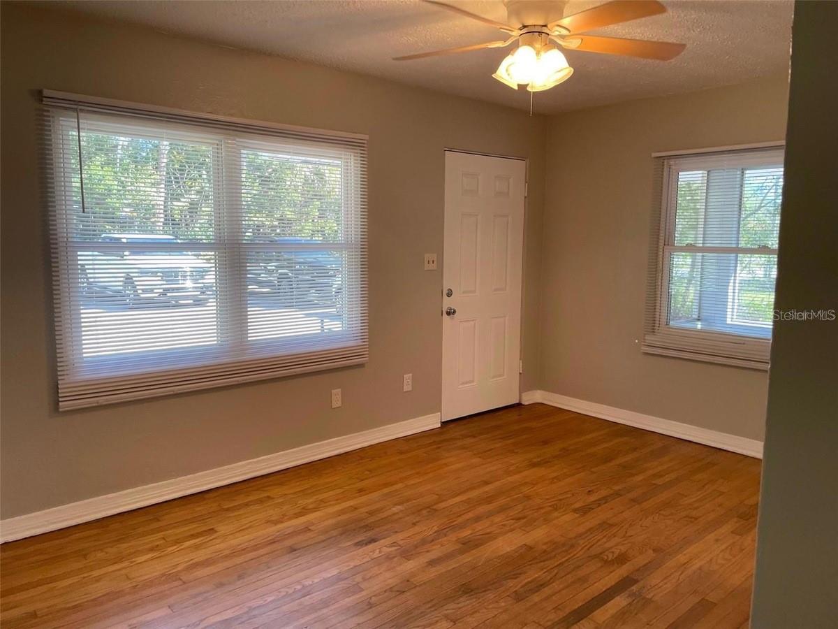 320 W GRAVES AVE, ORANGE CITY, FL, 32763