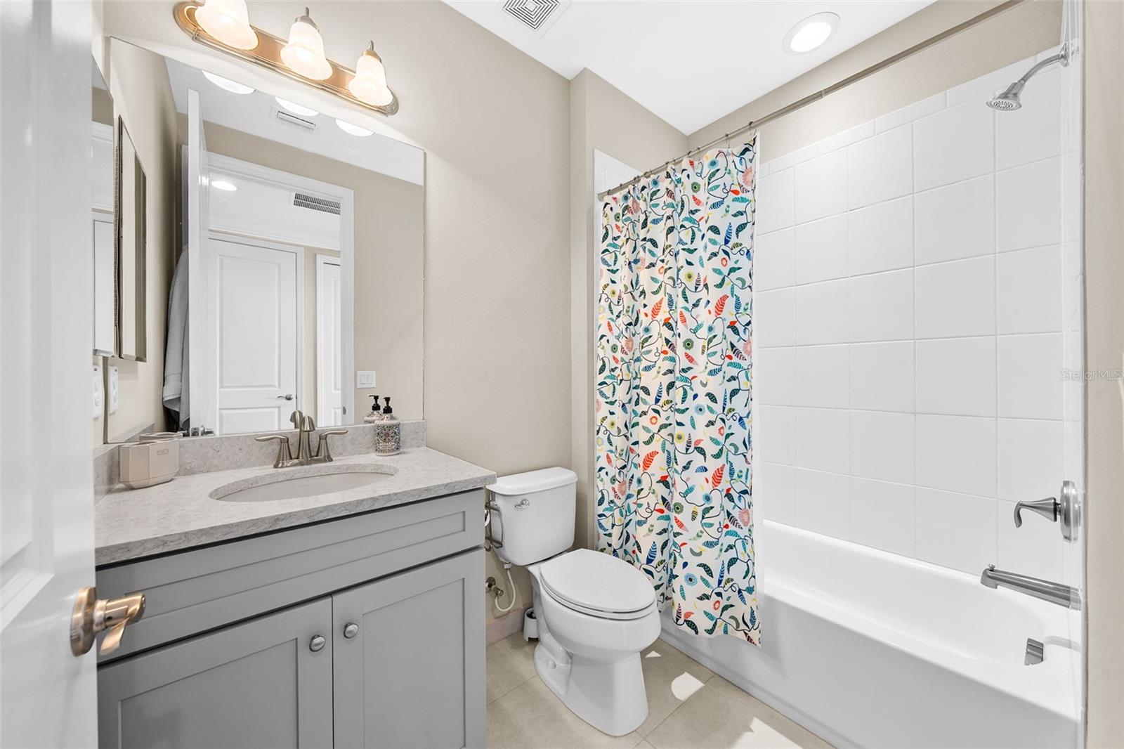 31321 CHESAPEAKE BAY DR, WESLEY CHAPEL, FL, 33543