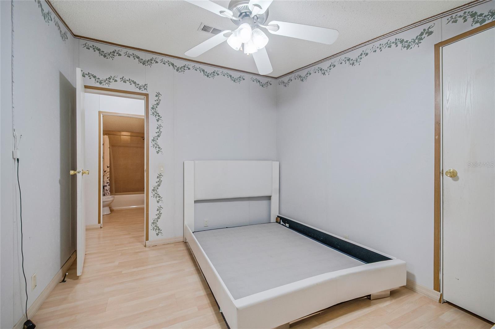 18240 LYNBROOK RD, ORLANDO, FL, 32820