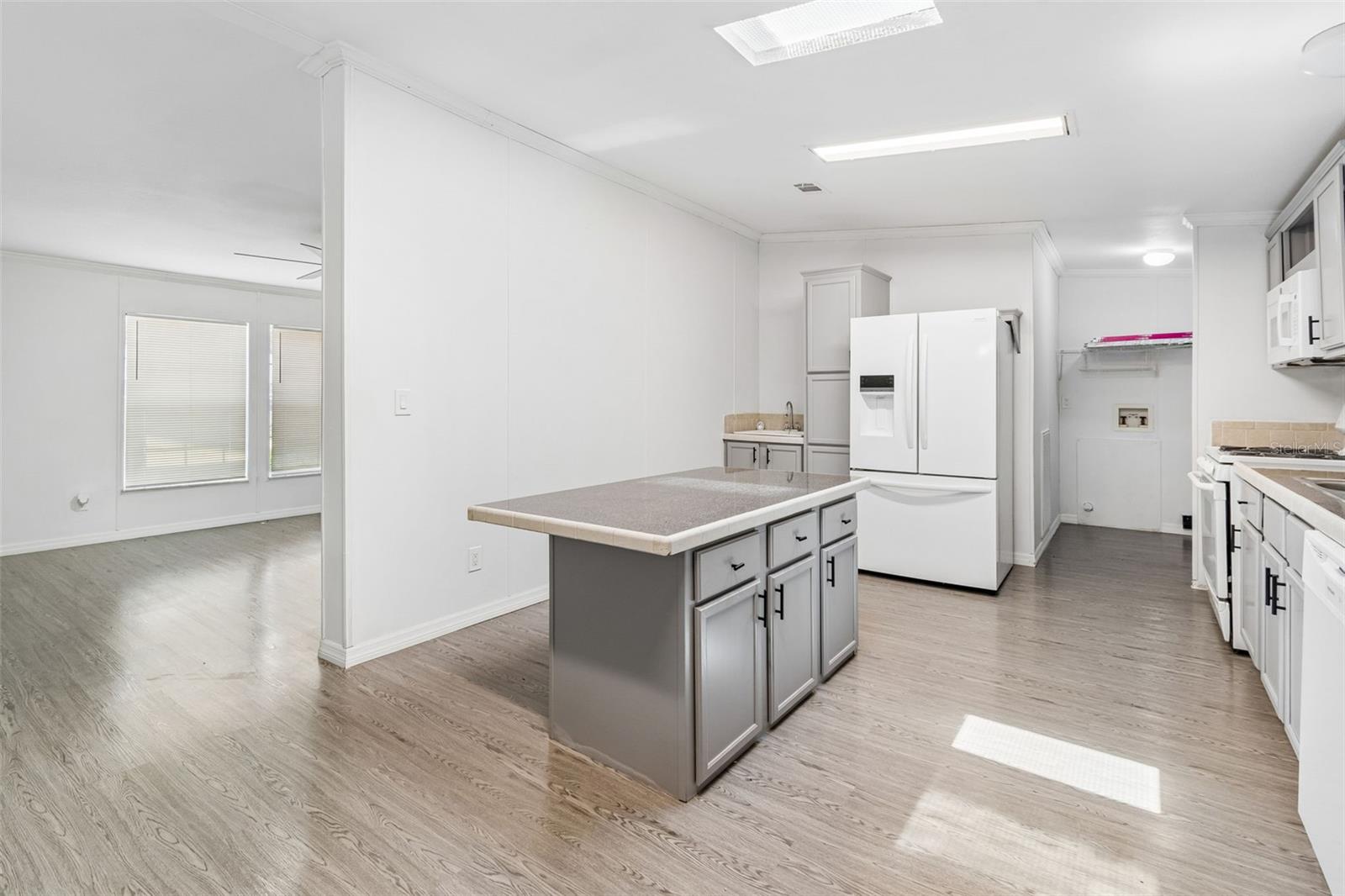 3724 TACK DR, WESLEY CHAPEL, FL, 33543