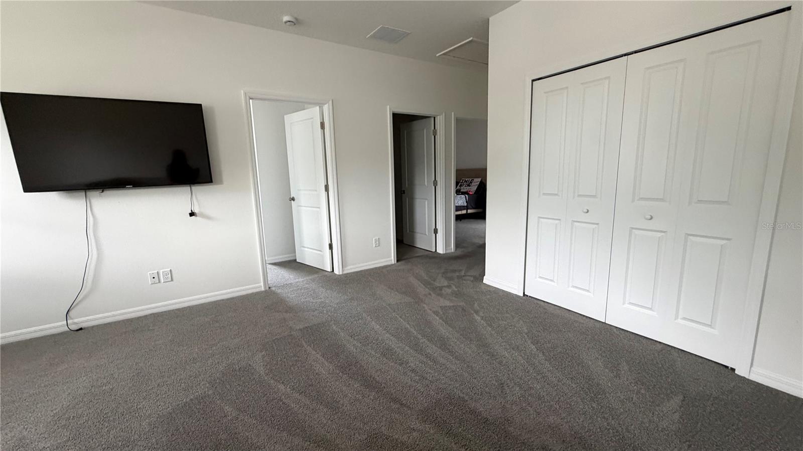 408 CIERRA OAKS CIR, LADY LAKE, FL, 32159