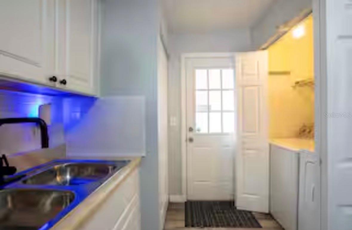 1812 POINSETTIA AVE, TARPON SPRINGS, FL, 34689