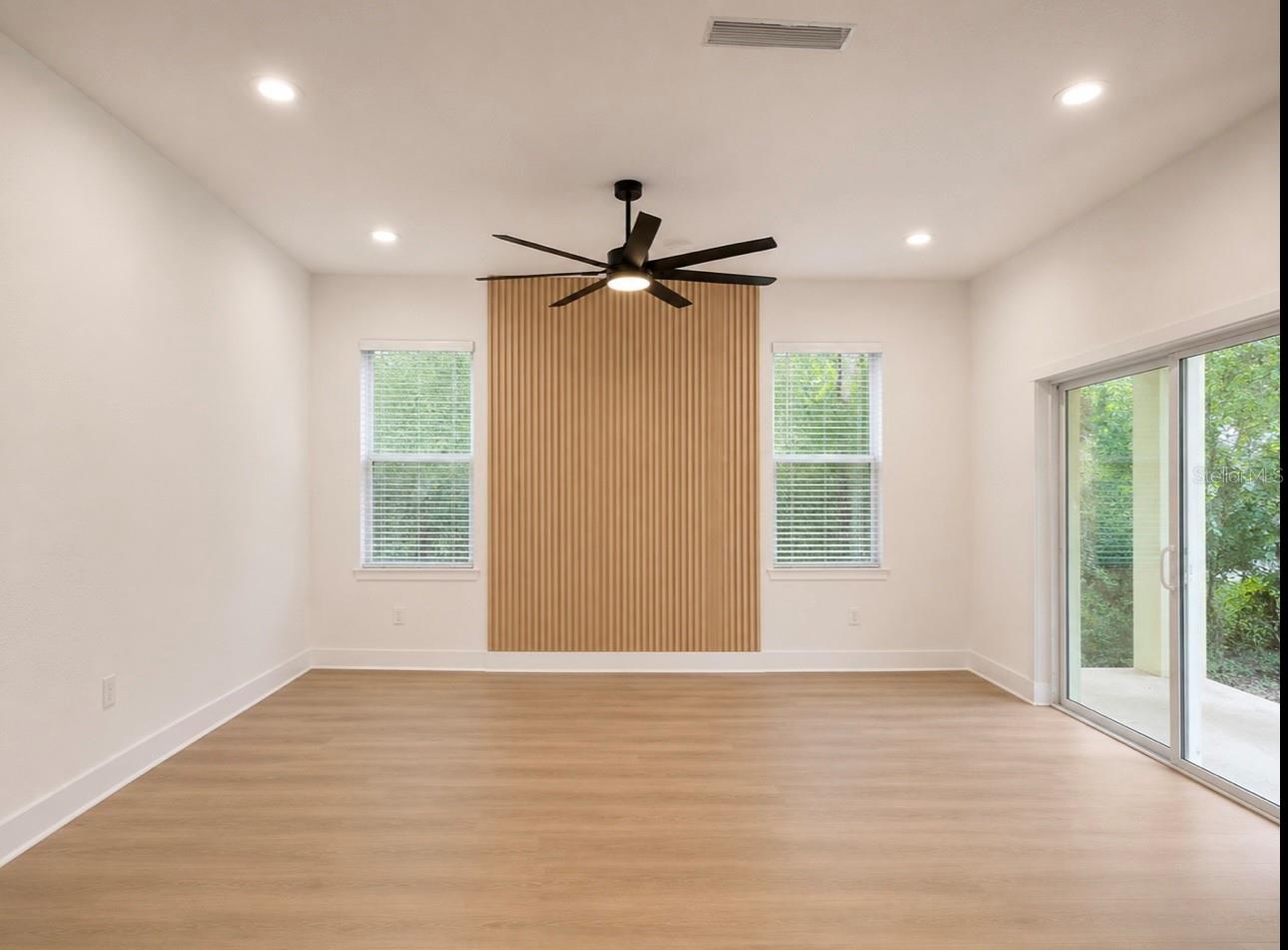 1064 MONROE AVE, BROOKSVILLE, FL, 34604