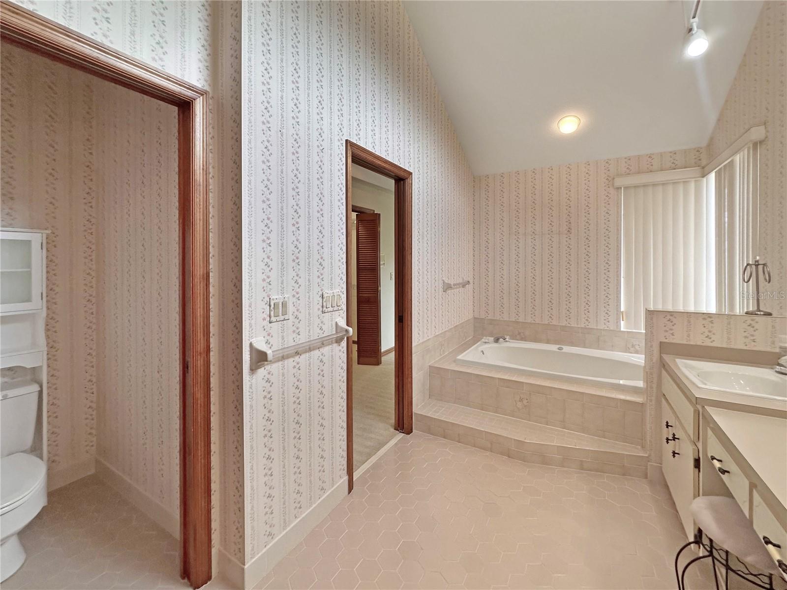 8262 DELAWARE DR, WEEKI WACHEE, FL, 34607