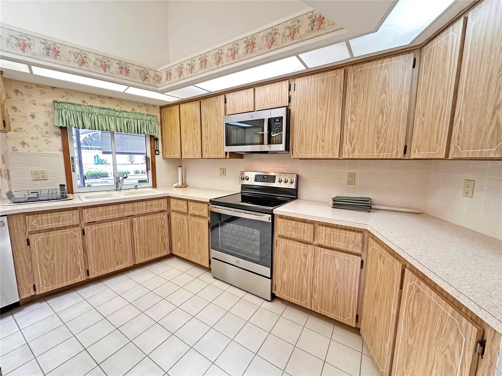 8262 DELAWARE DR, WEEKI WACHEE, FL, 34607