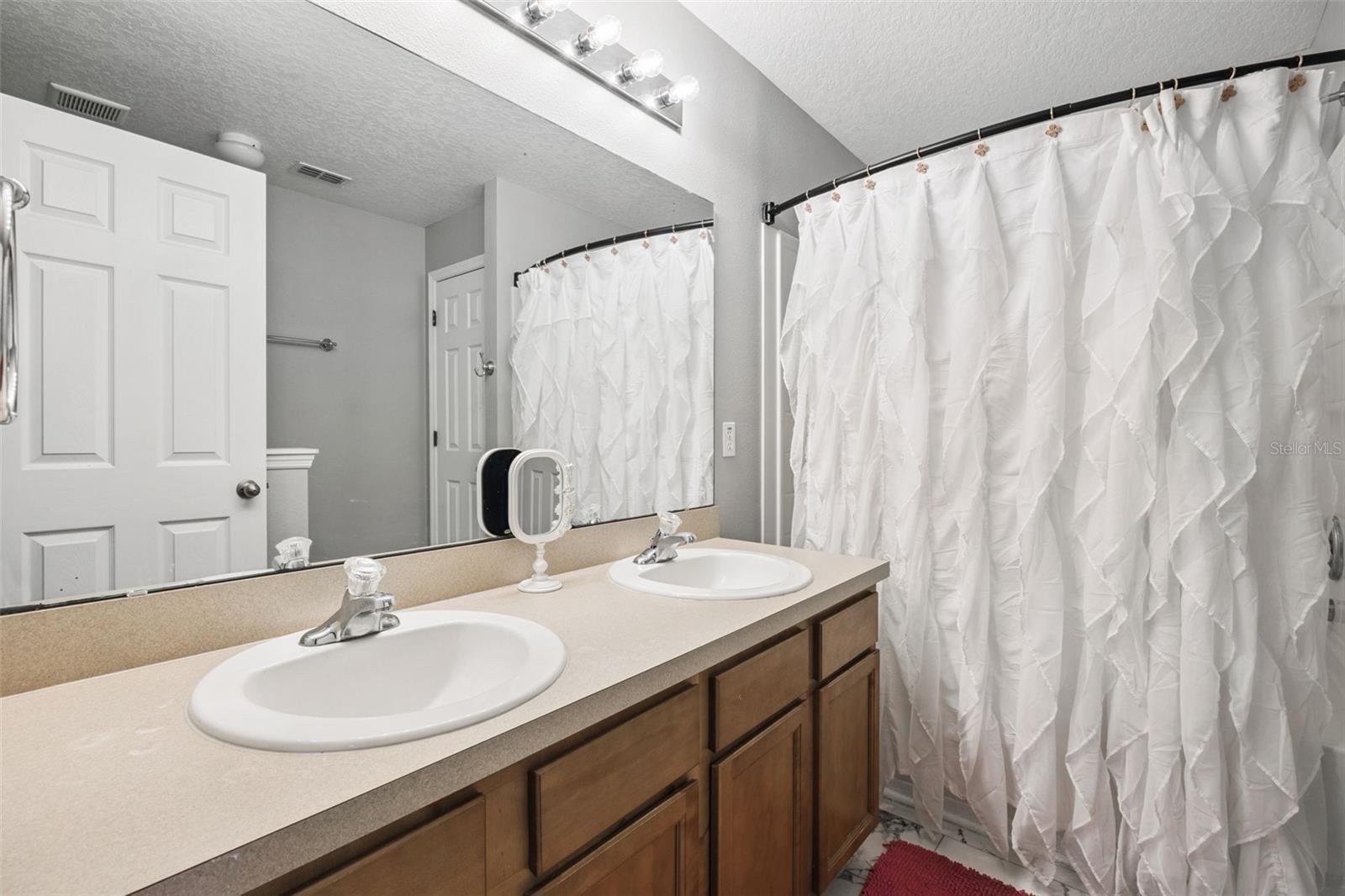 2523 MARTINS RUN, TAVARES, FL, 32778