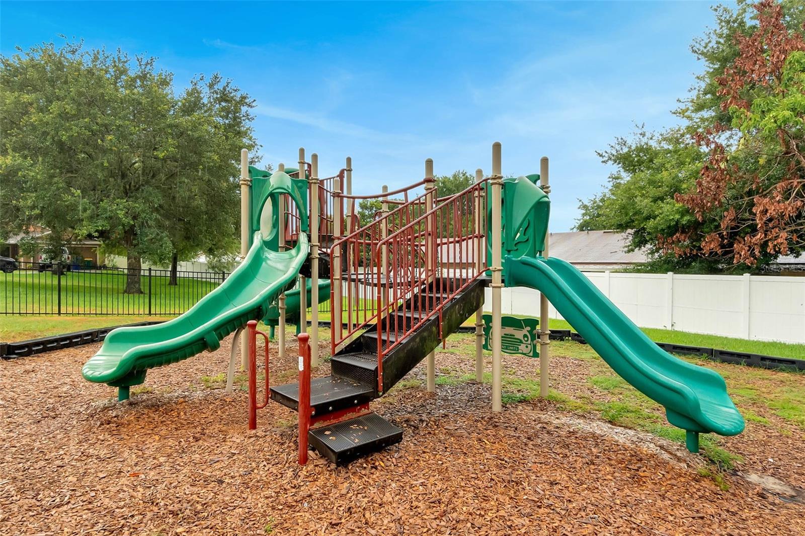 2523 MARTINS RUN, TAVARES, FL, 32778