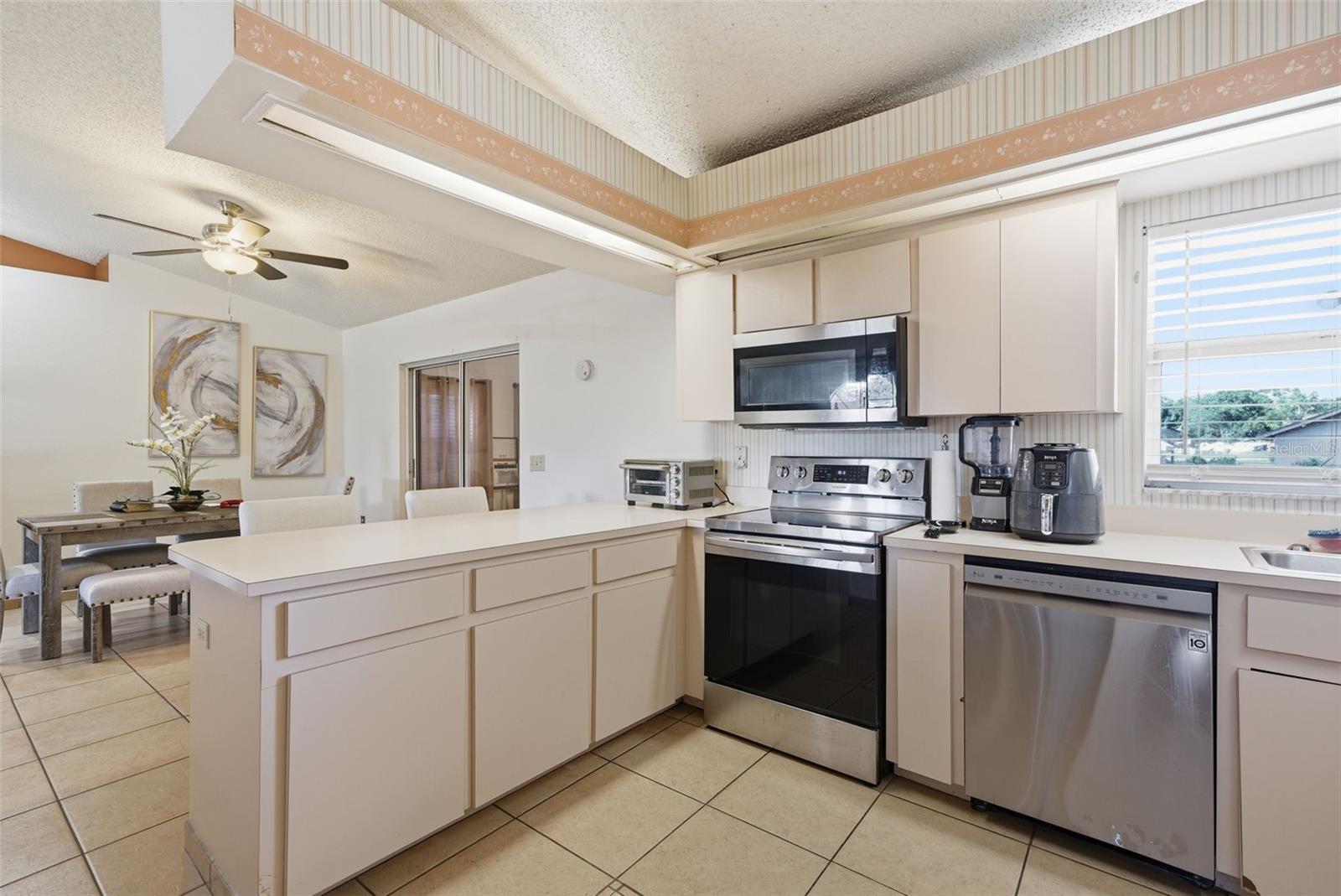 1011 WINIFRED WAY, LAKELAND, FL, 33809