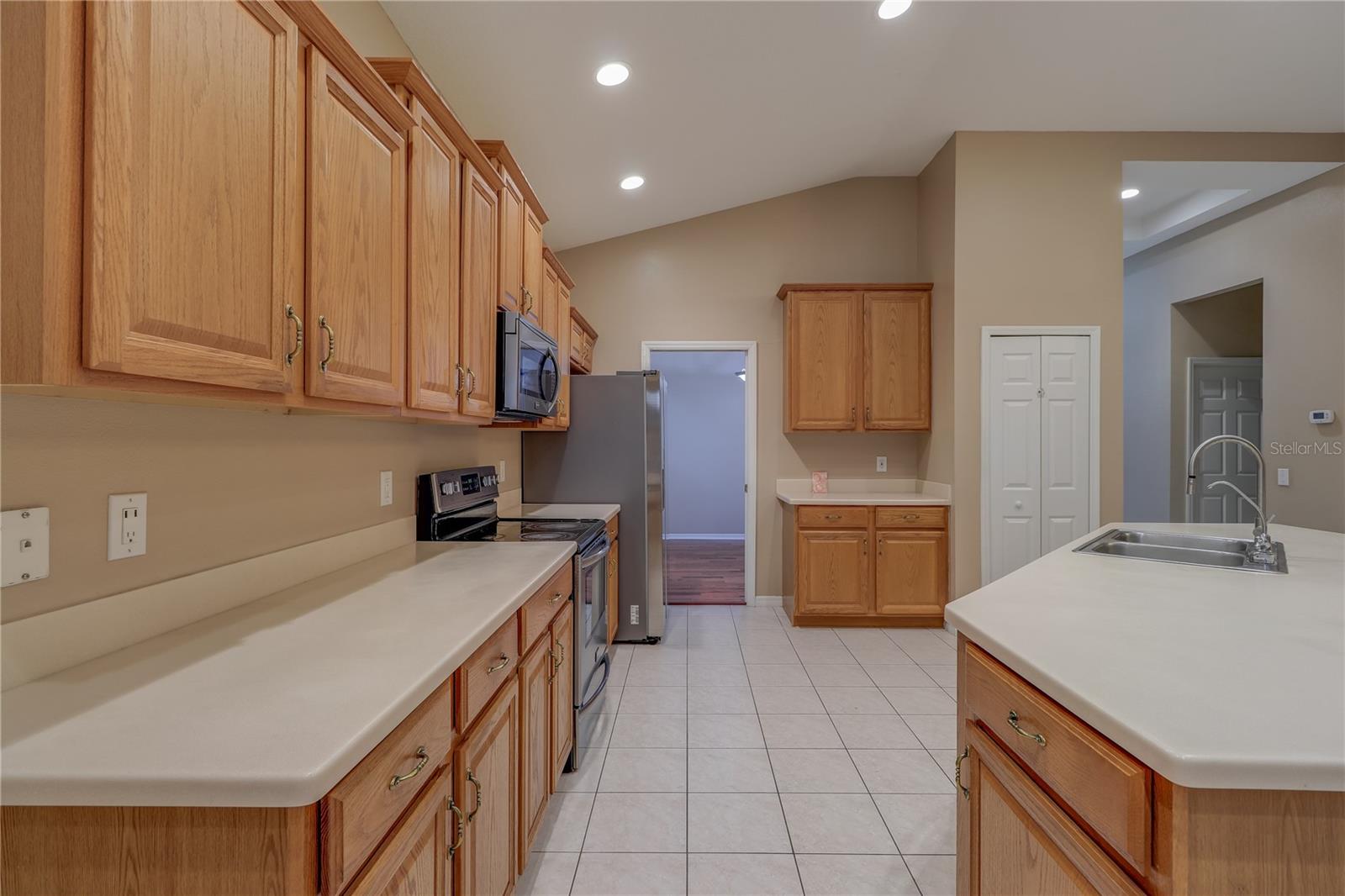 10215 EVERGREEN HILL DR, TAMPA, FL, 33647