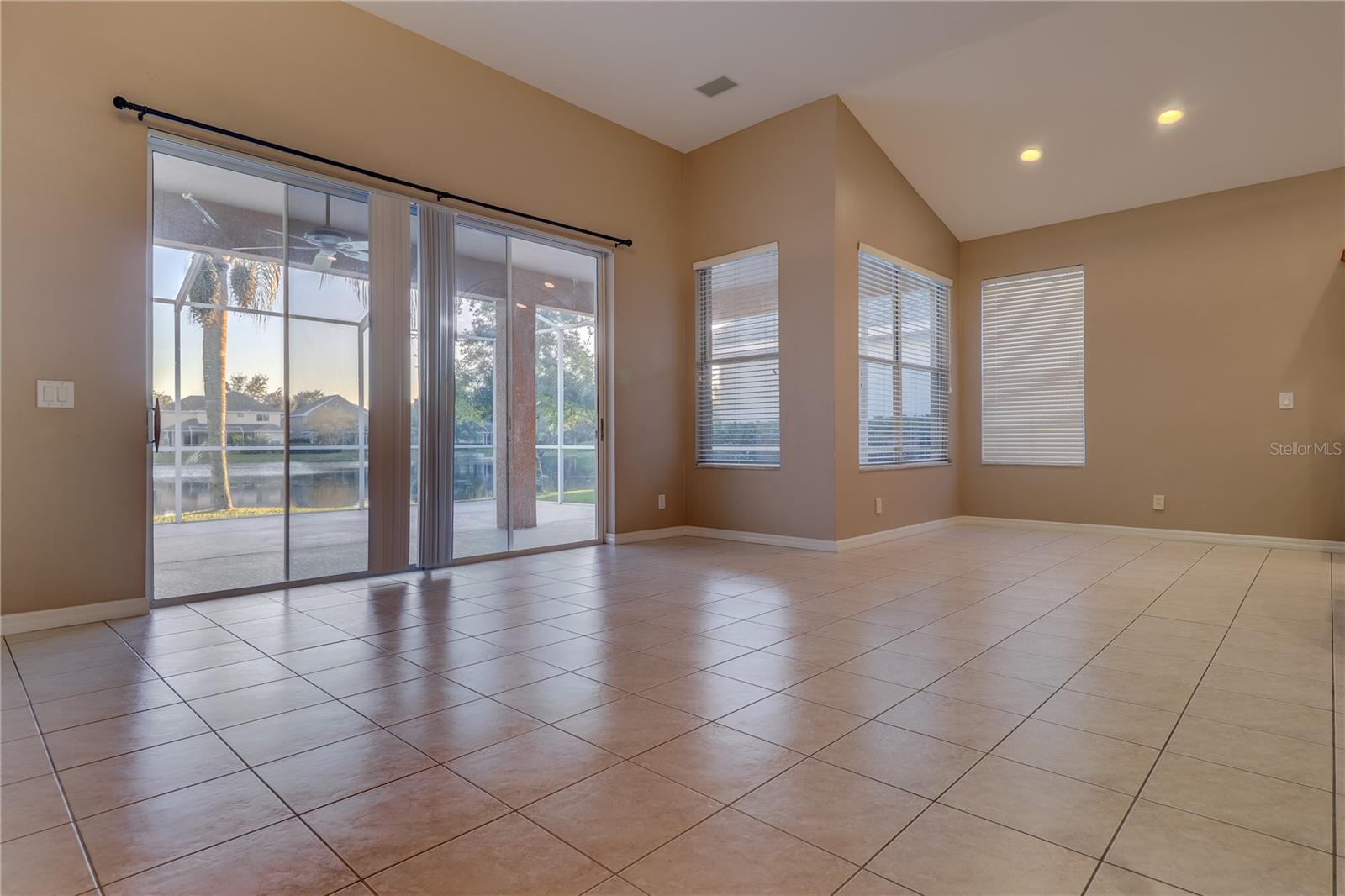 10215 EVERGREEN HILL DR, TAMPA, FL, 33647