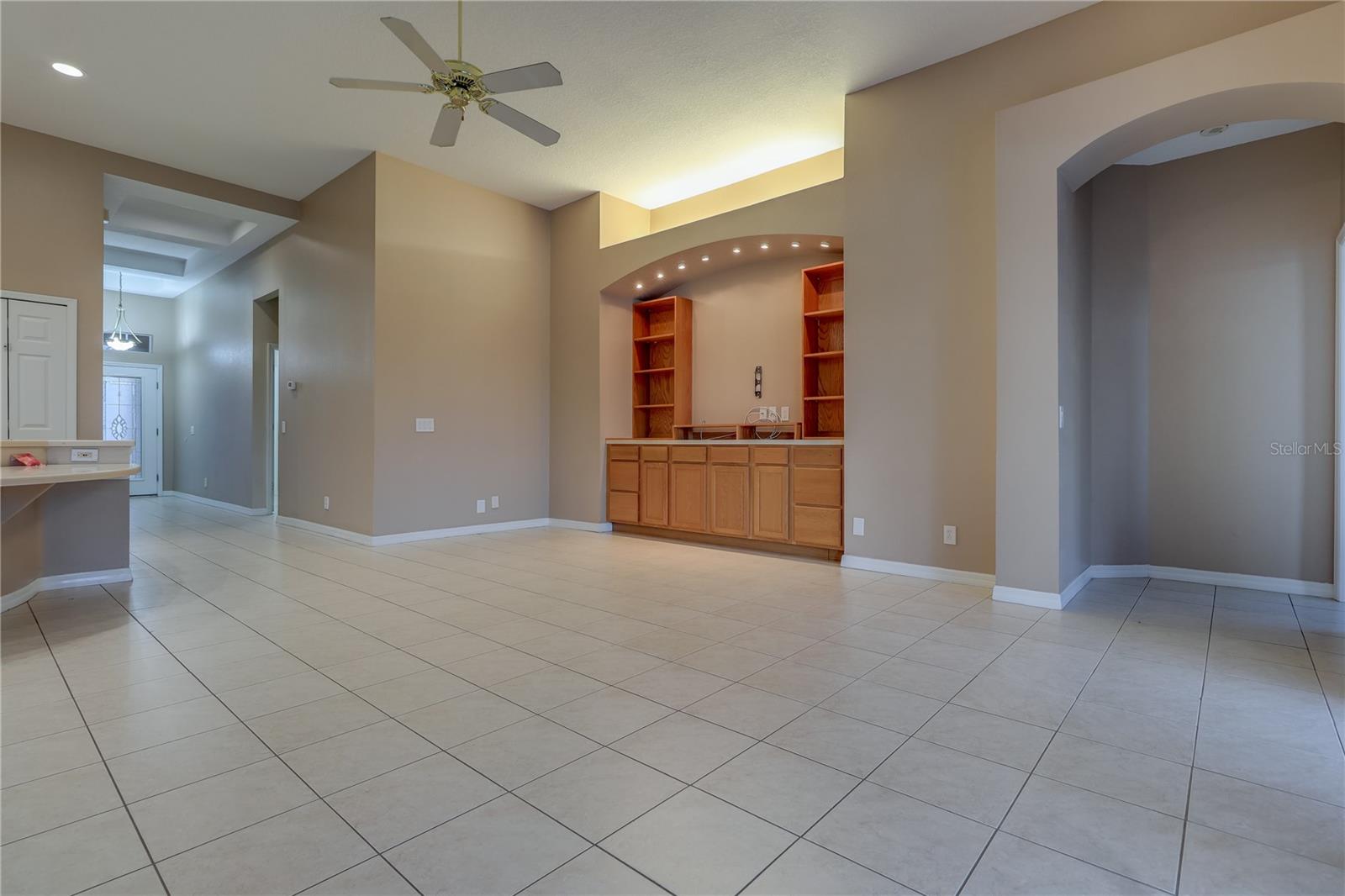 10215 EVERGREEN HILL DR, TAMPA, FL, 33647