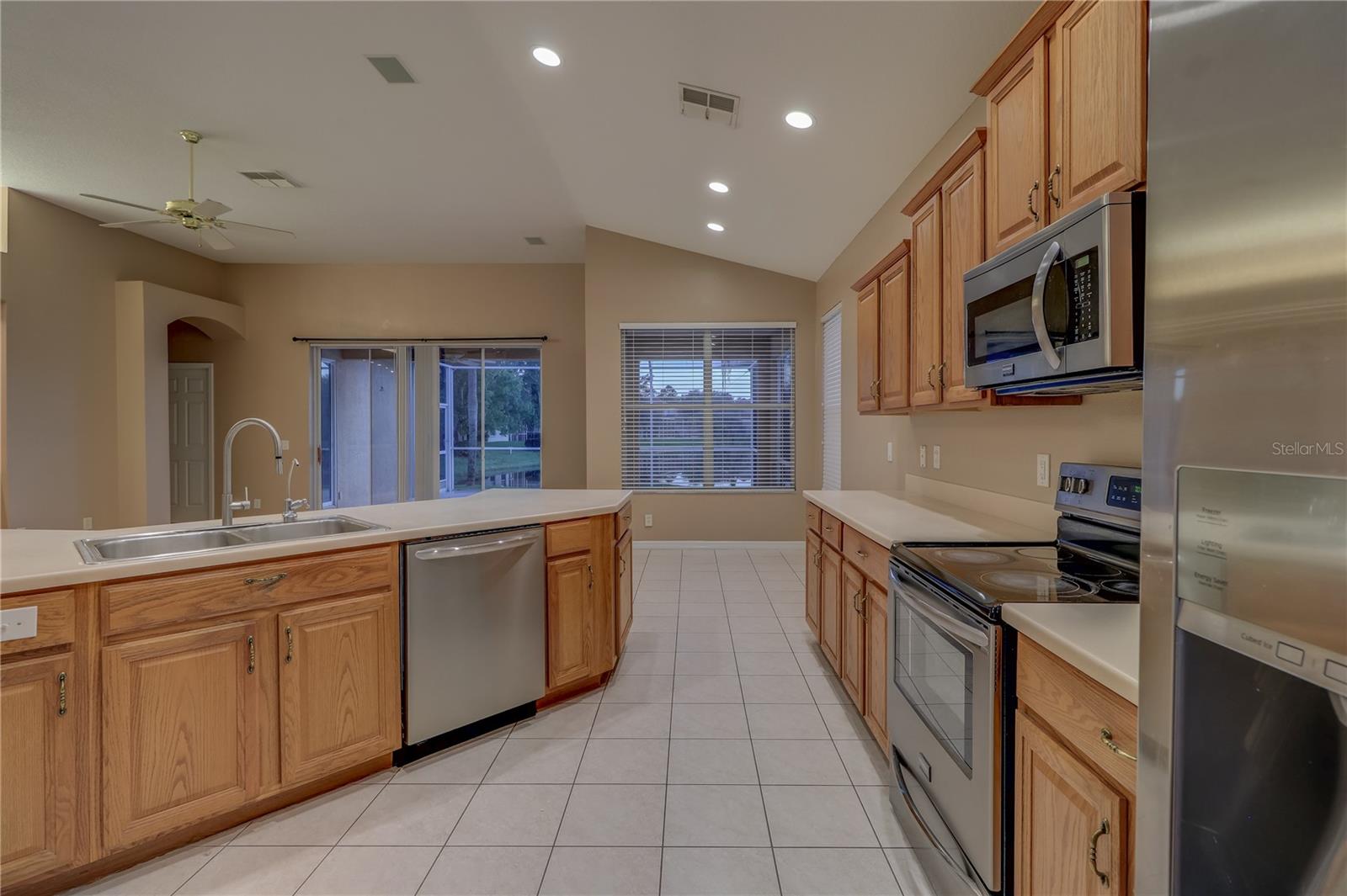 10215 EVERGREEN HILL DR, TAMPA, FL, 33647