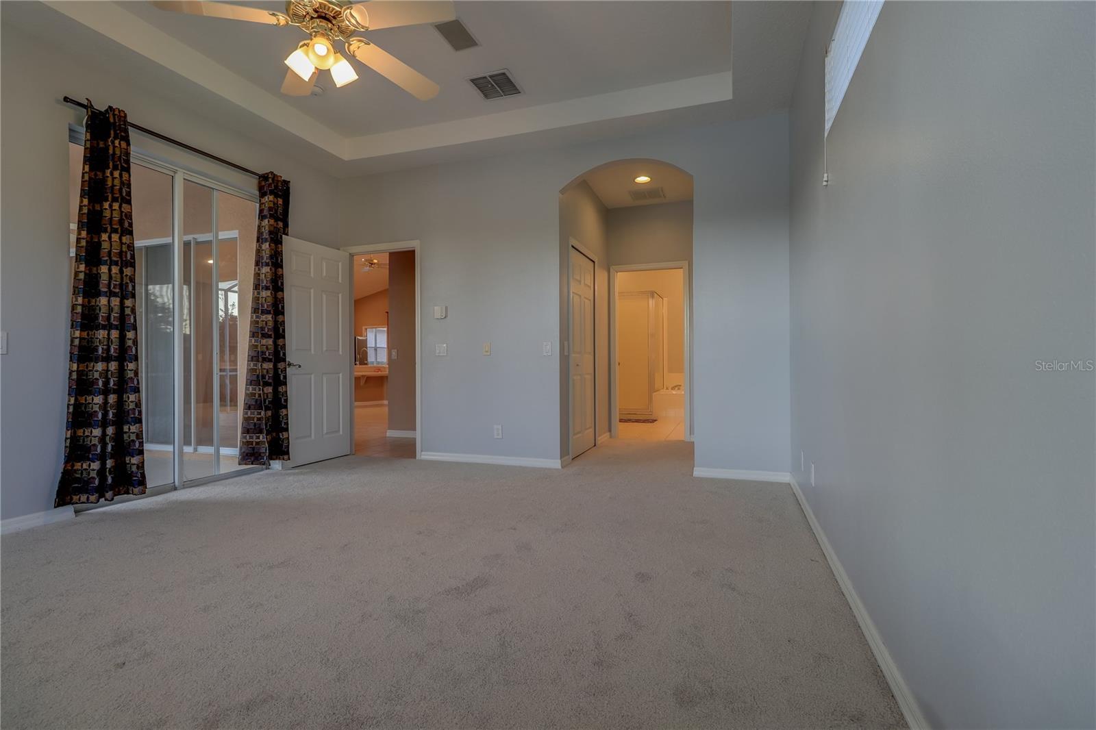 10215 EVERGREEN HILL DR, TAMPA, FL, 33647