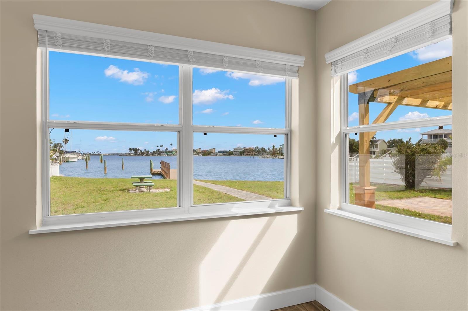 708 SUNSET CV, MADEIRA BEACH, FL, 33708