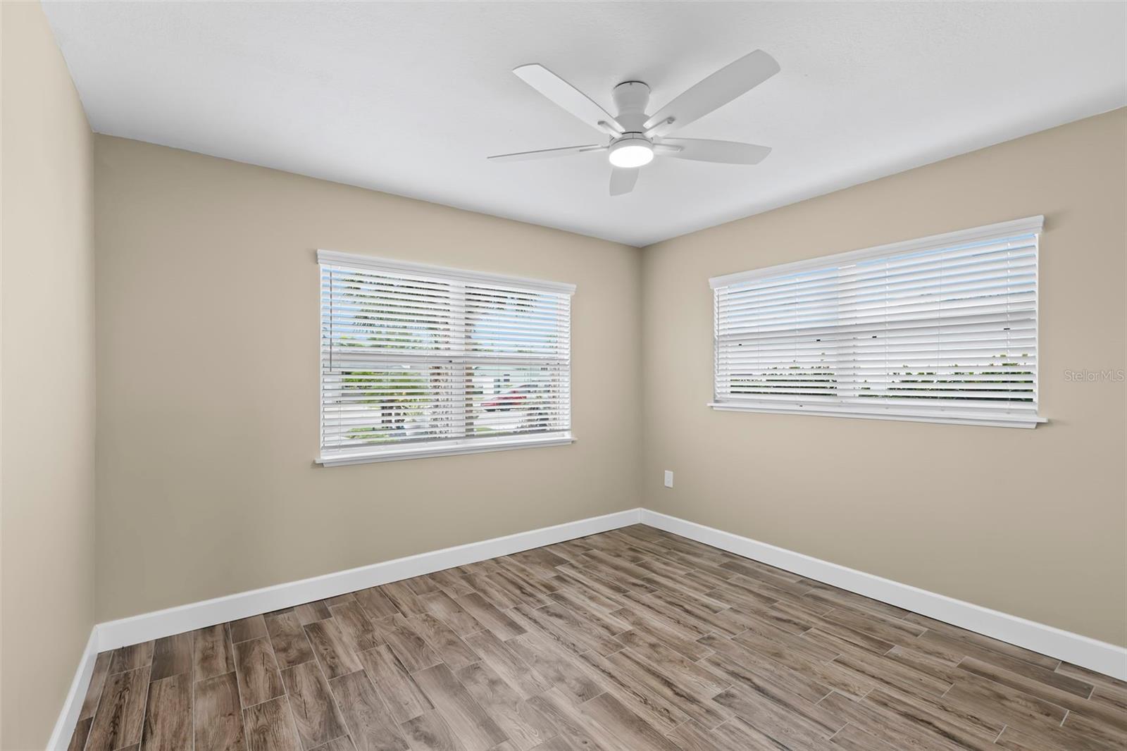 708 SUNSET CV, MADEIRA BEACH, FL, 33708