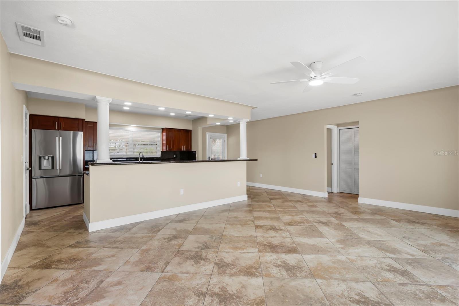 708 SUNSET CV, MADEIRA BEACH, FL, 33708