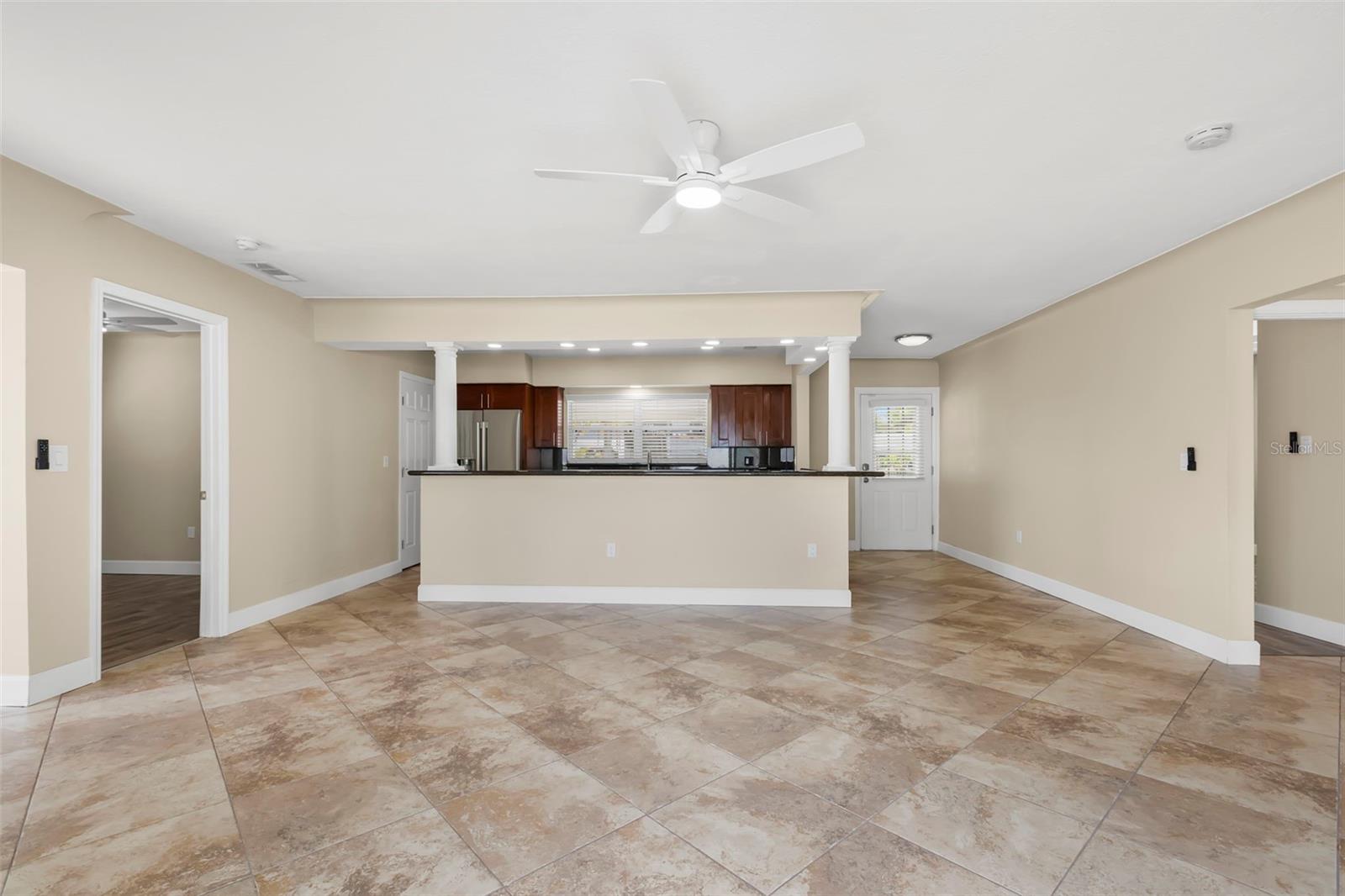 708 SUNSET CV, MADEIRA BEACH, FL, 33708
