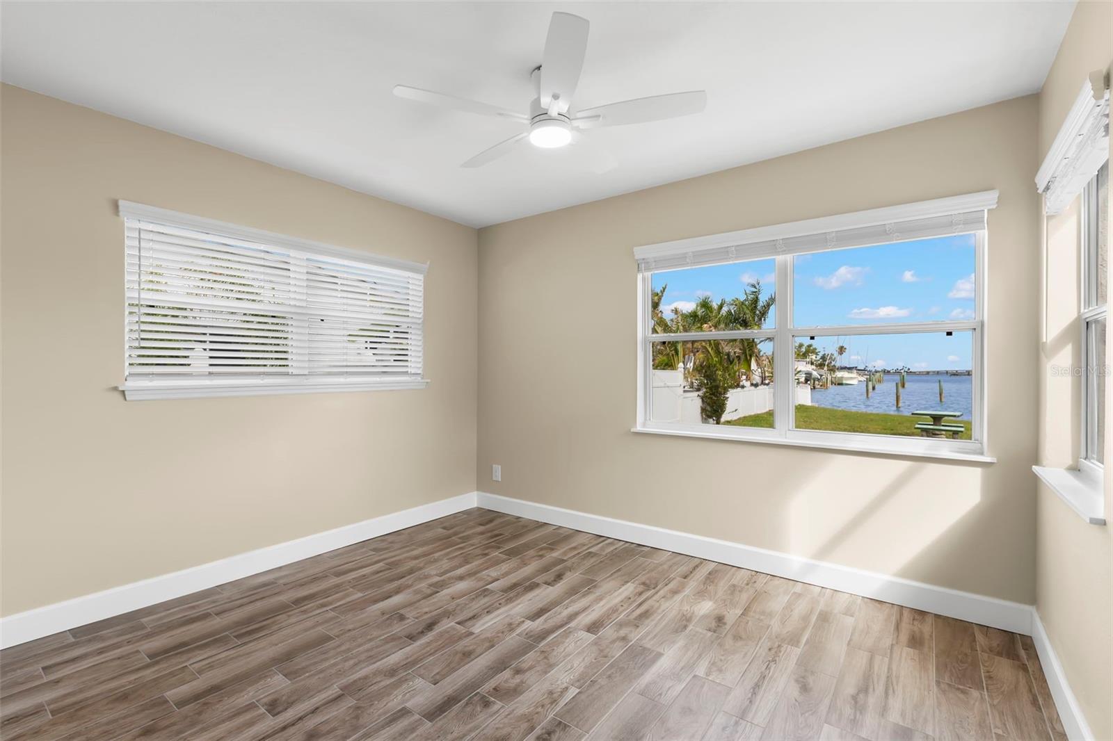 708 SUNSET CV, MADEIRA BEACH, FL, 33708