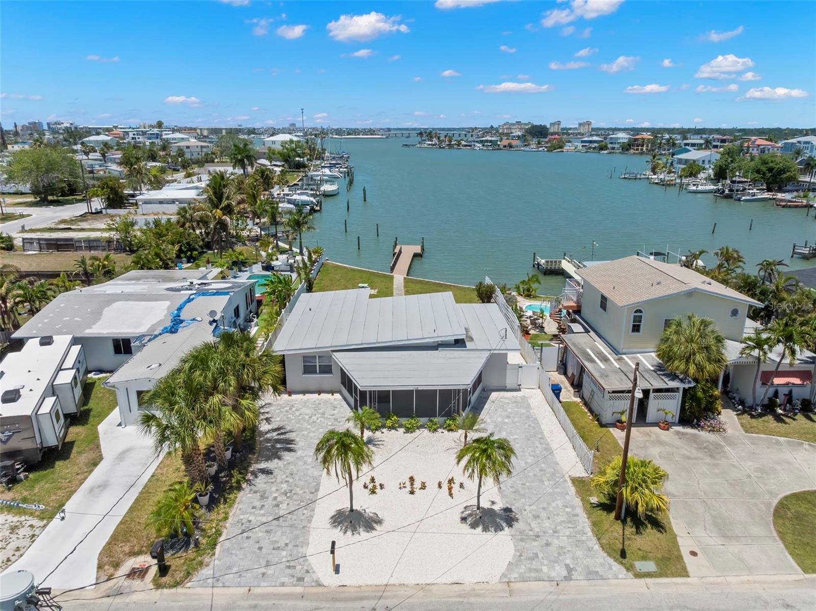708 SUNSET CV, MADEIRA BEACH, FL, 33708