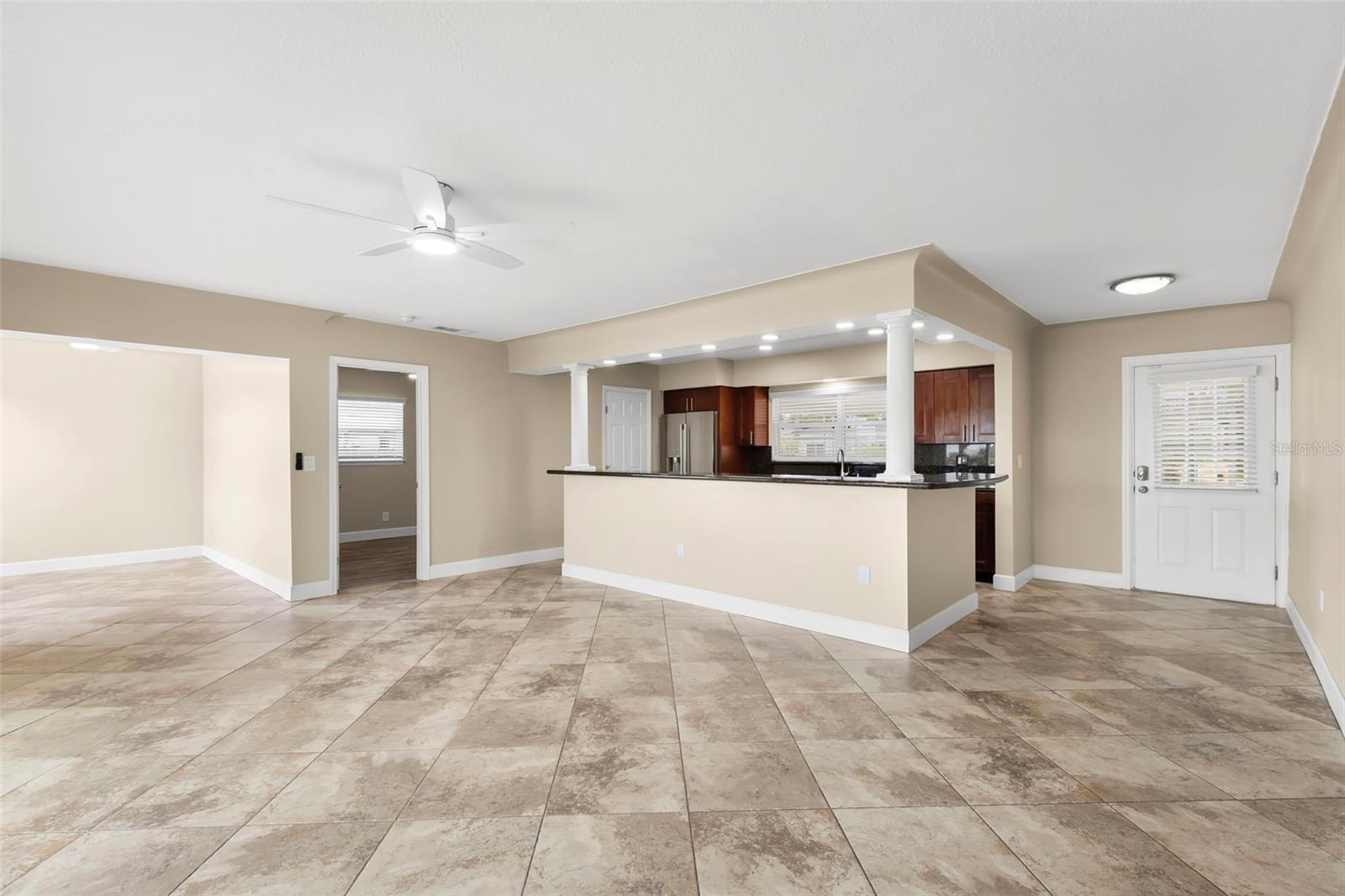 708 SUNSET CV, MADEIRA BEACH, FL, 33708