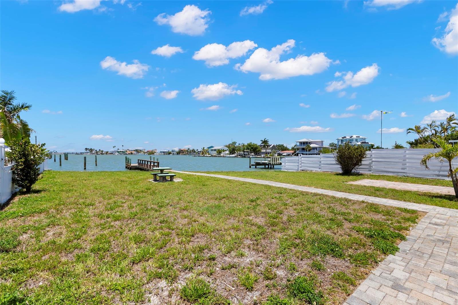 708 SUNSET CV, MADEIRA BEACH, FL, 33708