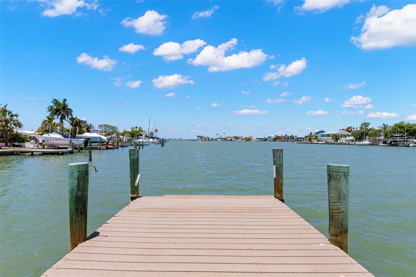 708 SUNSET CV, MADEIRA BEACH, FL, 33708