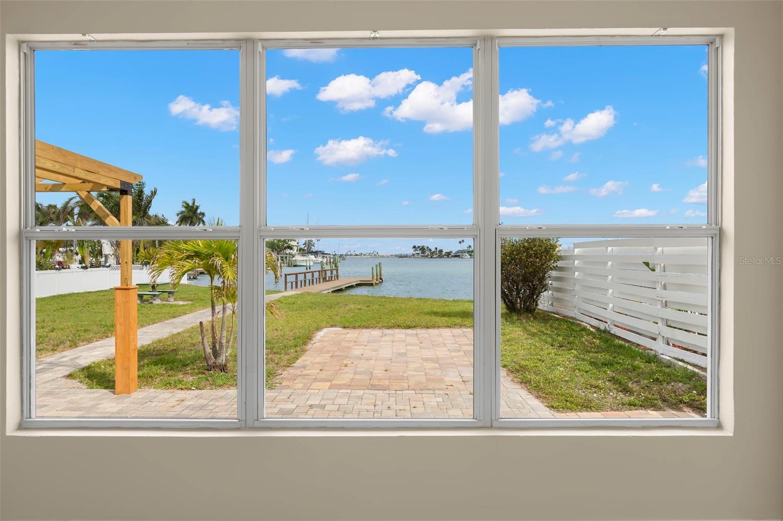 708 SUNSET CV, MADEIRA BEACH, FL, 33708