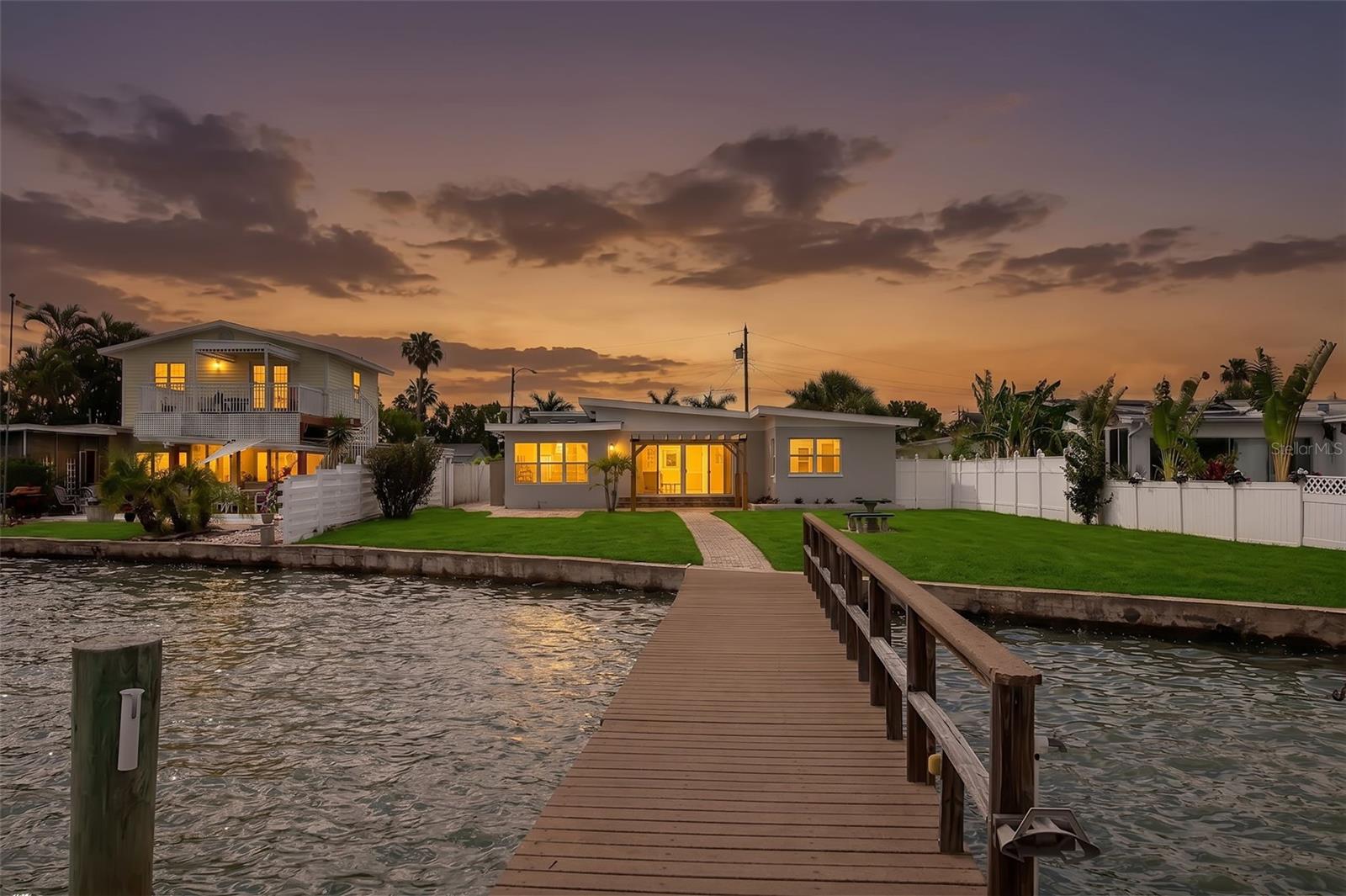 708 SUNSET CV, MADEIRA BEACH, FL, 33708