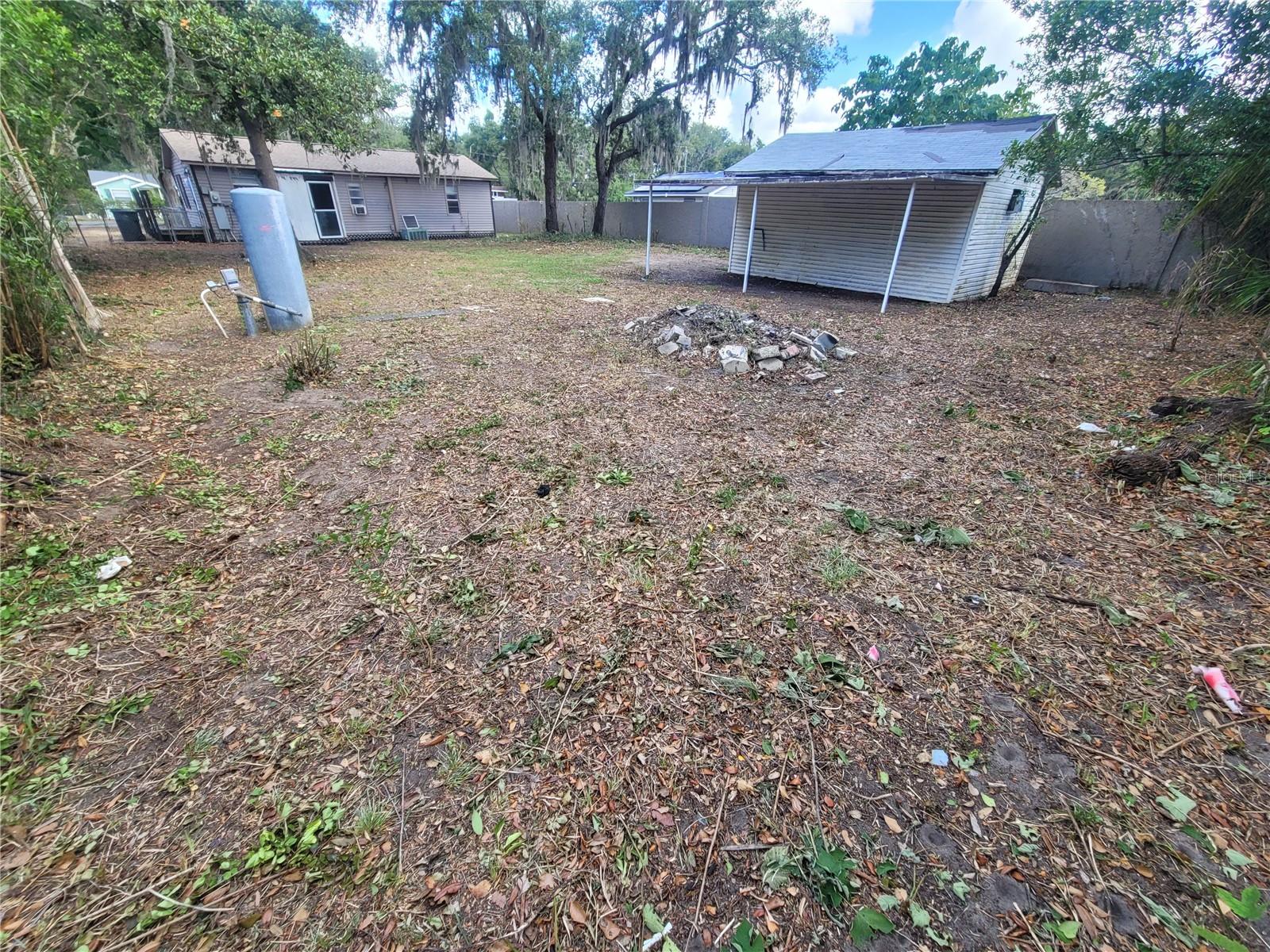 2831 N VALRICO RD, SEFFNER, FL, 33584