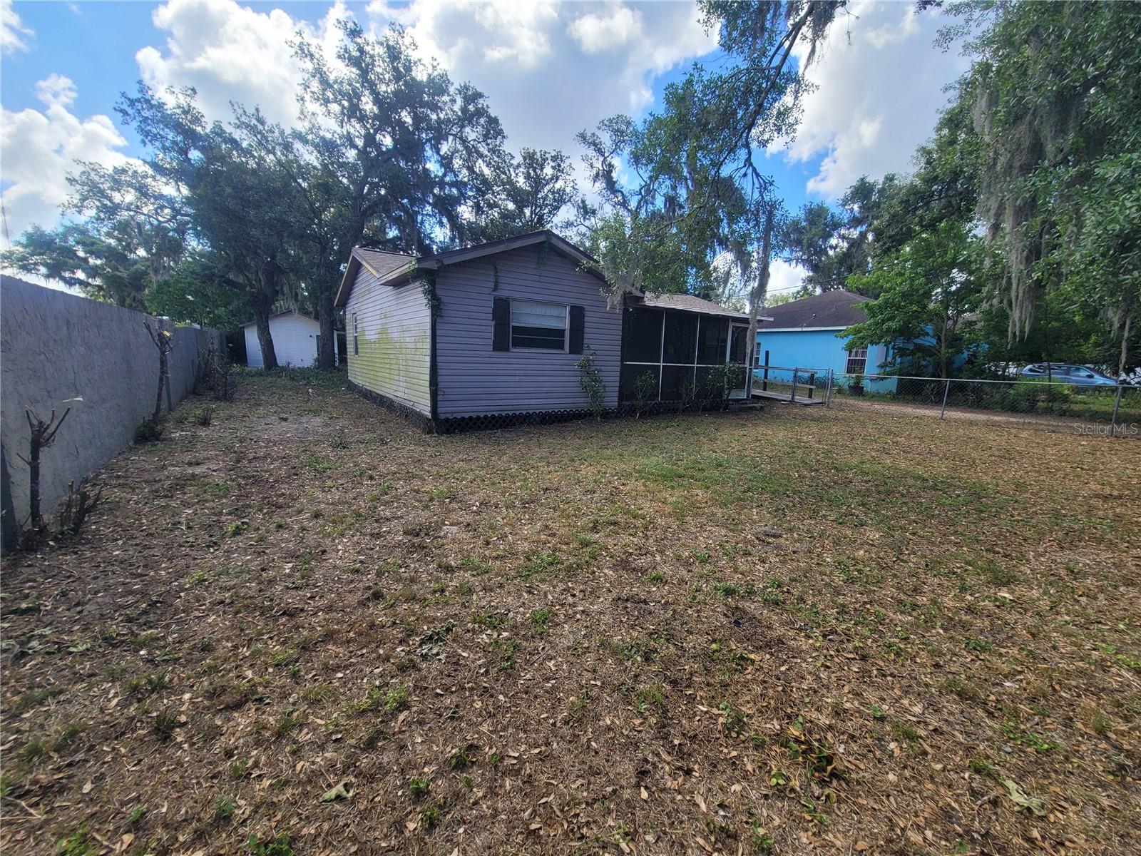 2831 N VALRICO RD, SEFFNER, FL, 33584