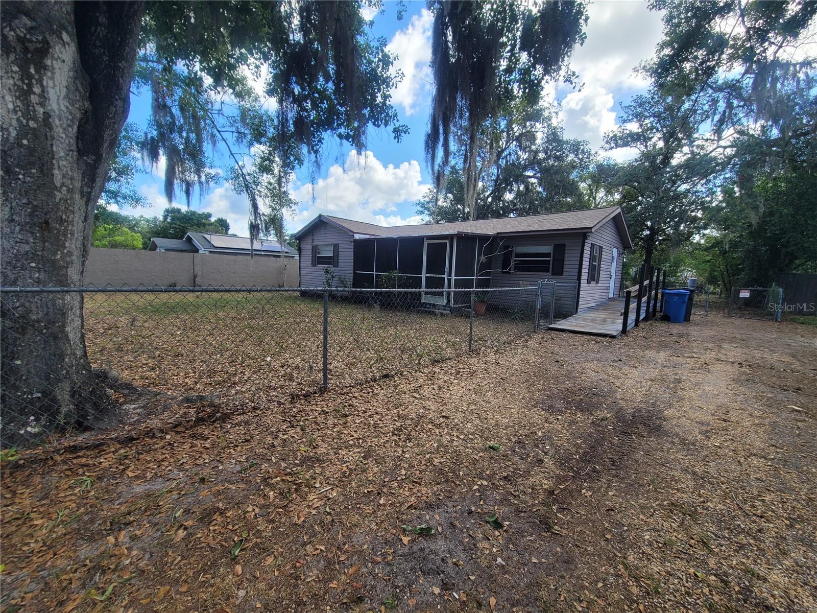 2831 N VALRICO RD, SEFFNER, FL, 33584