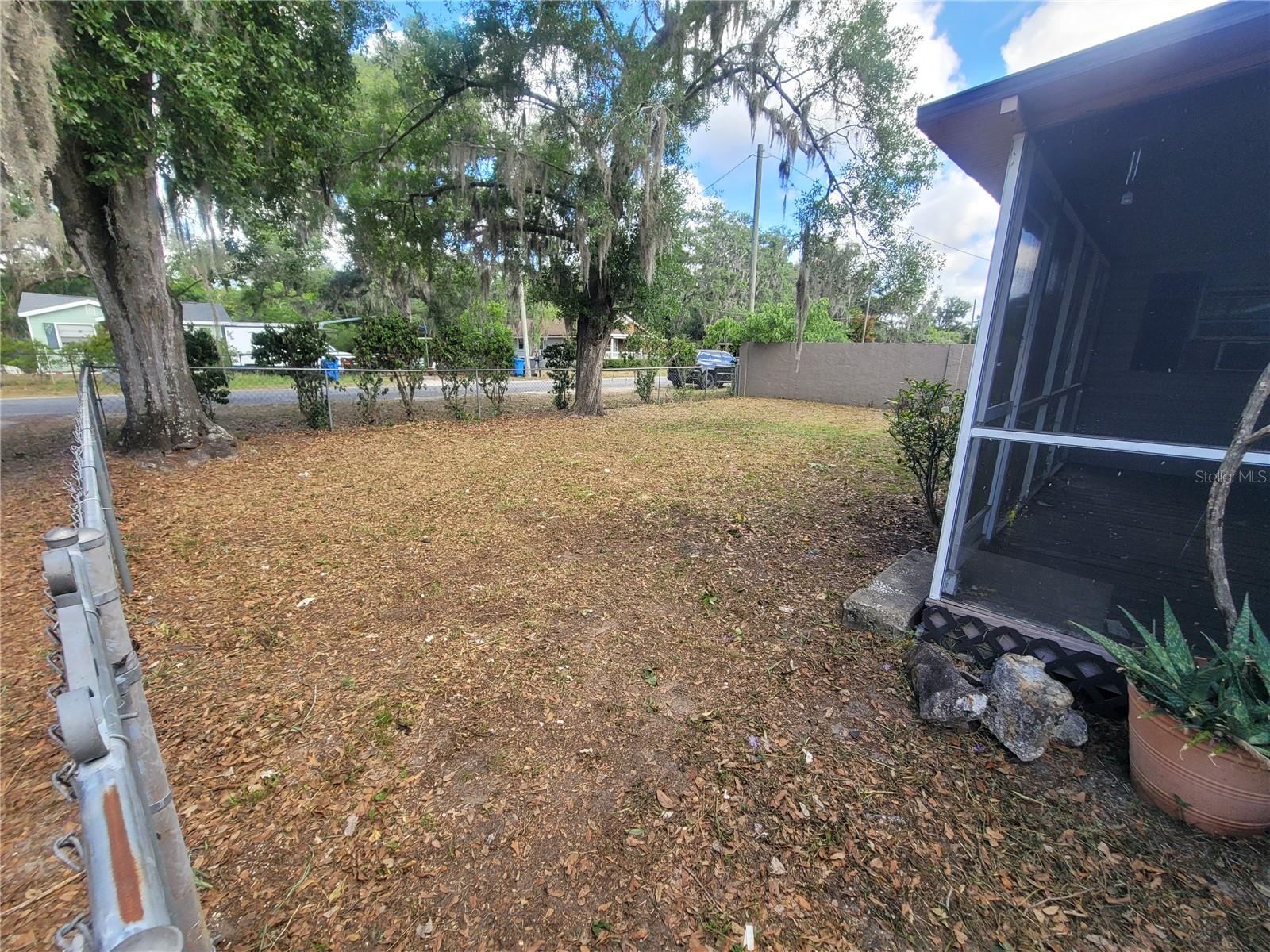 2831 N VALRICO RD, SEFFNER, FL, 33584