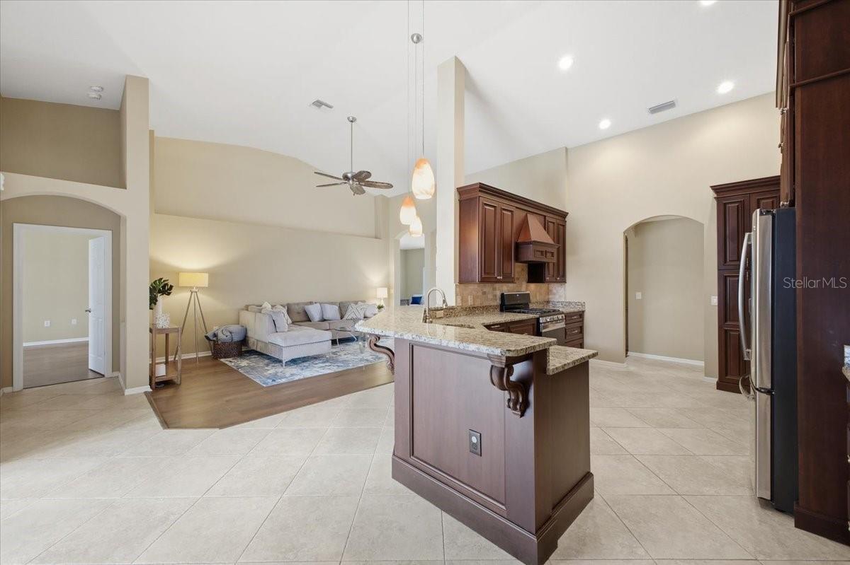 2726 VALENCIA GROVE DR, VALRICO, FL, 33596