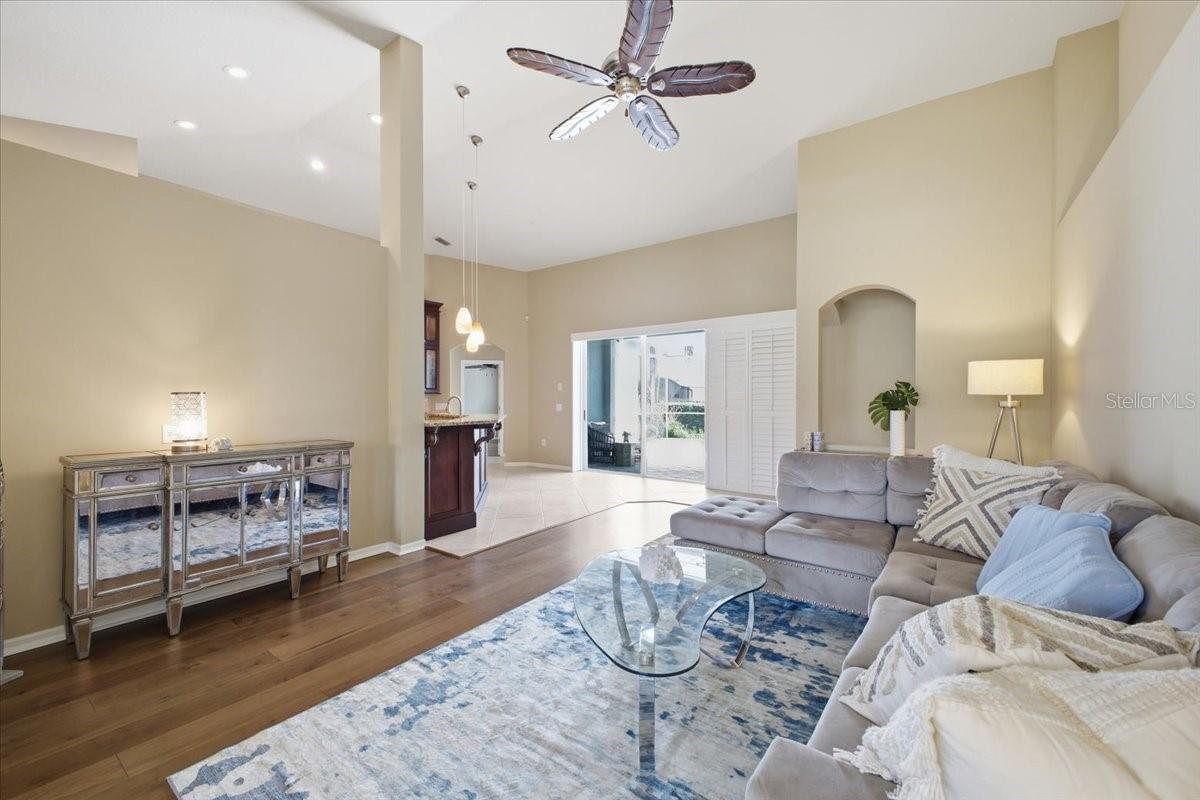 2726 VALENCIA GROVE DR, VALRICO, FL, 33596